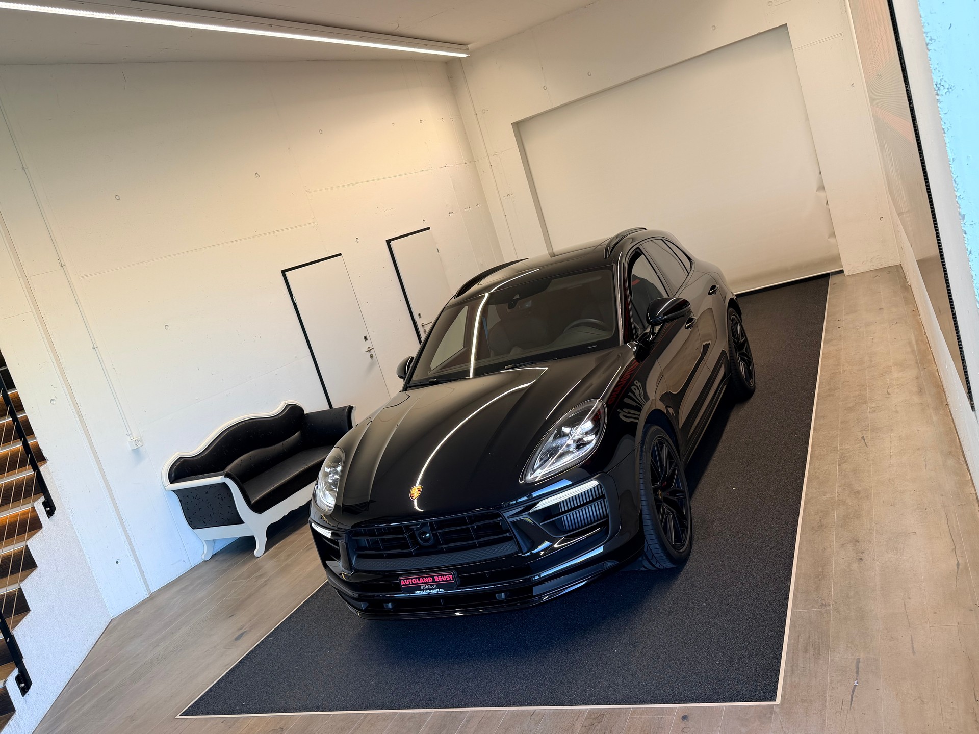 PORSCHE Macan GTS PDK-showroom-element-3