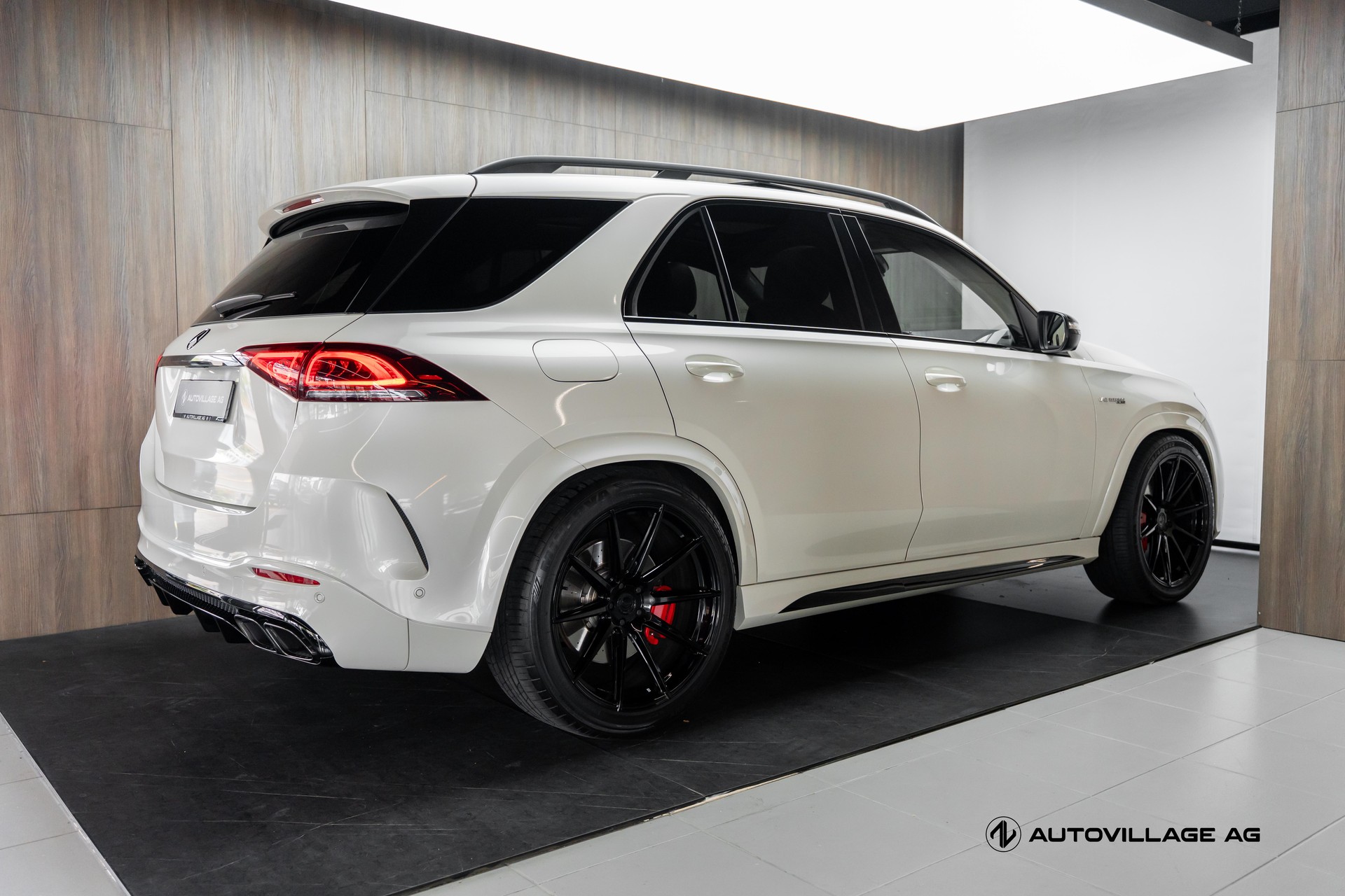 MERCEDES-BENZ GLE 63 S AMG 4Matic+ 9G-Speedshift-showroom-element-1