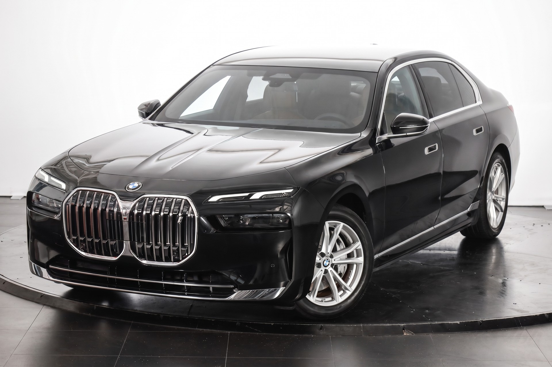 BMW i7 xDrive 60 Executive Lounge-image-6
