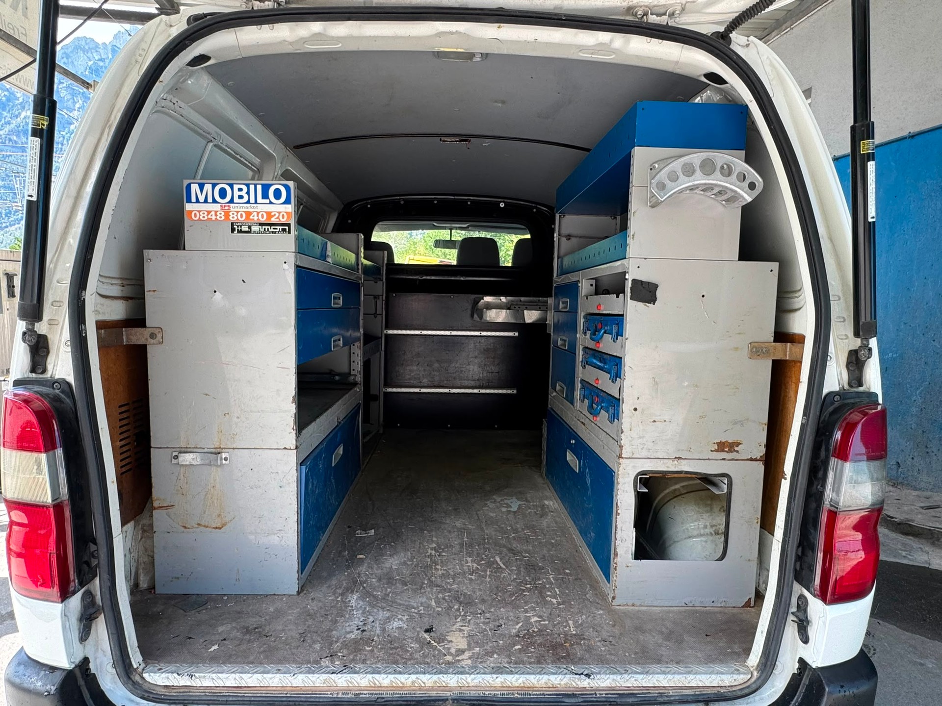 TOYOTA Hiace D-4D Van SWB-image-8