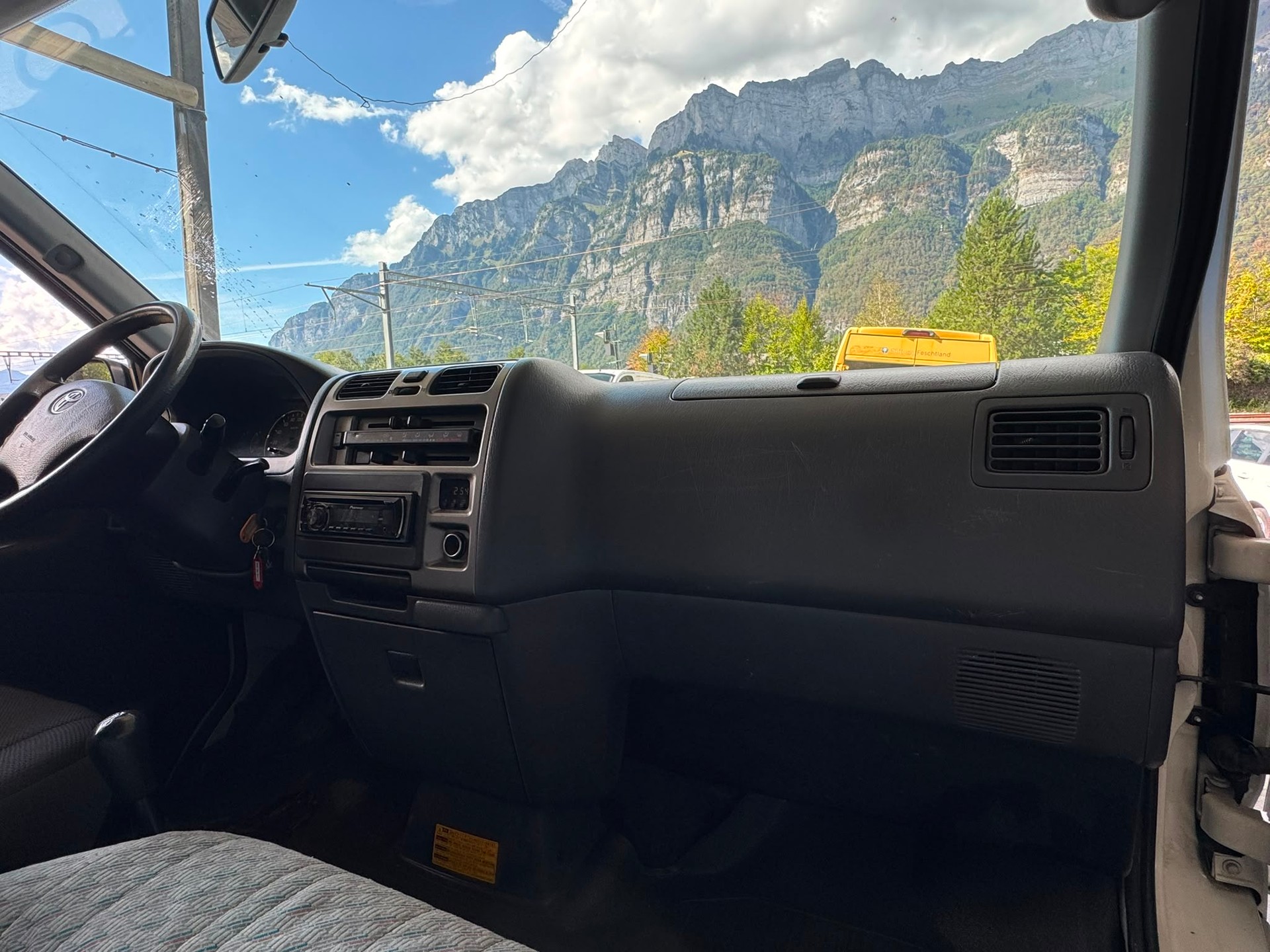TOYOTA Hiace D-4D Van SWB-image-14