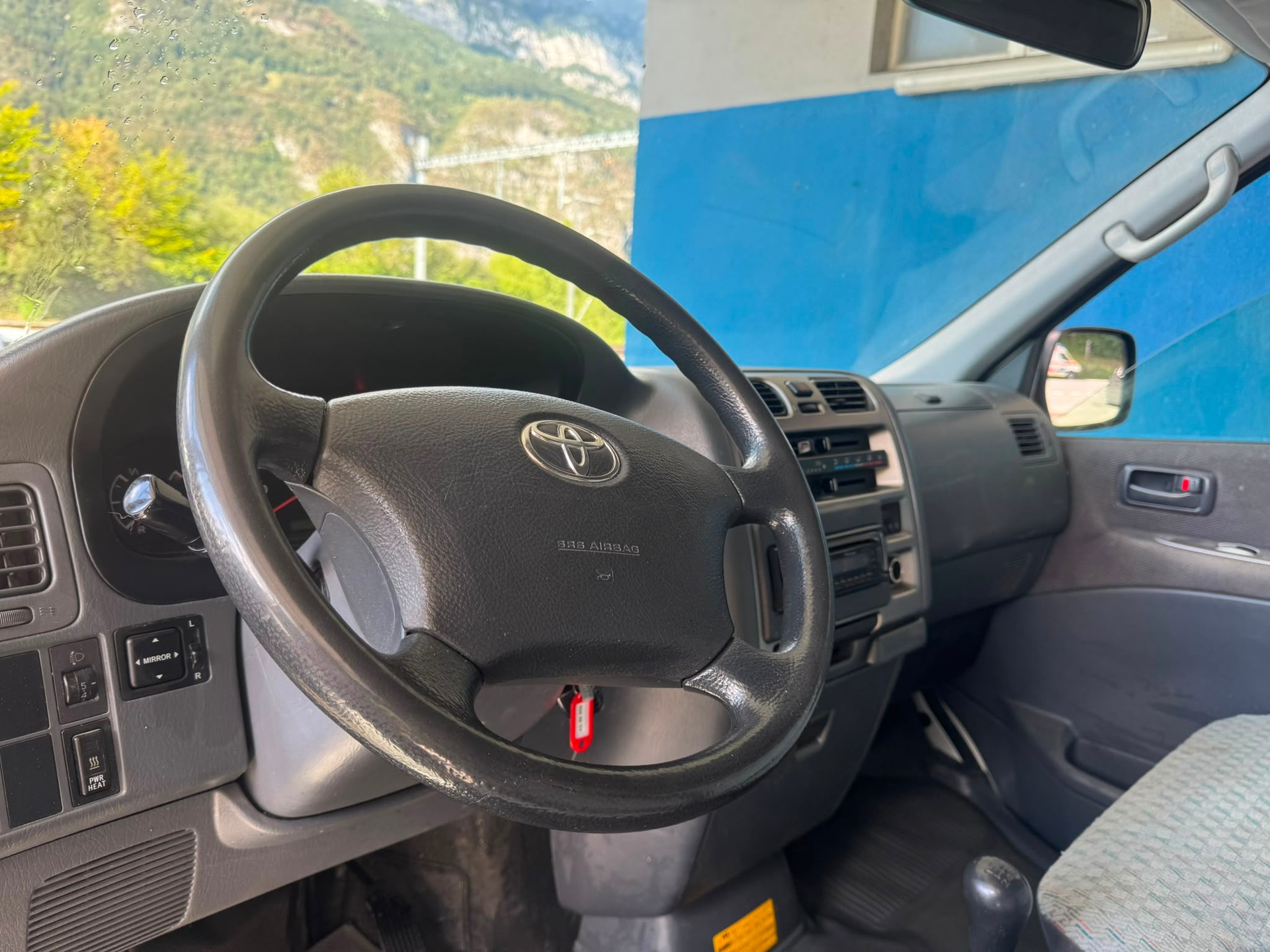 TOYOTA Hiace D-4D Van SWB-image-16