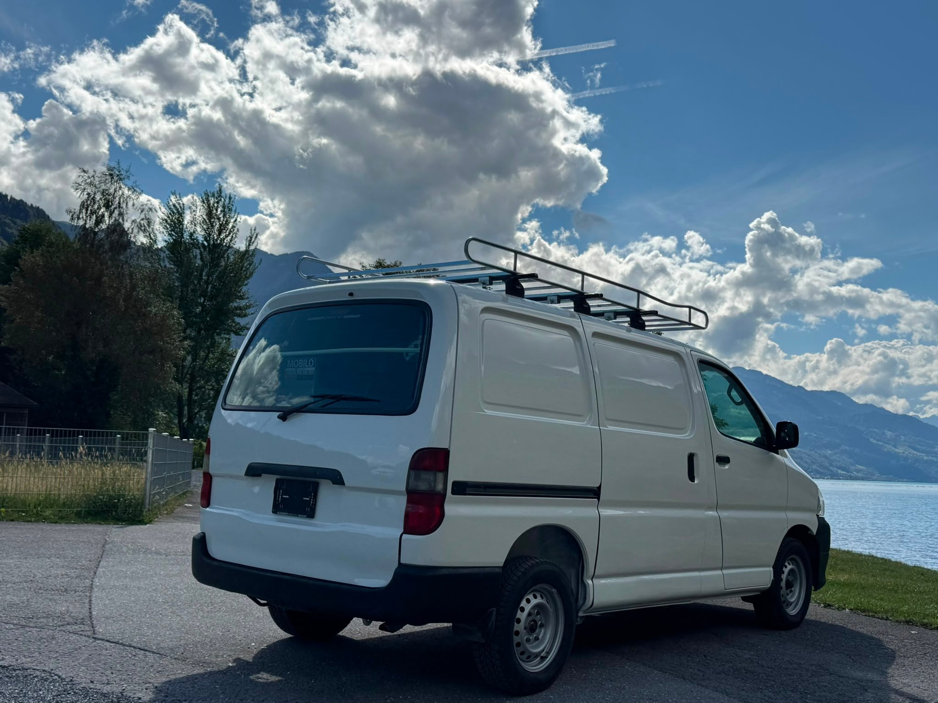 TOYOTA Hiace D-4D Van SWB-image-6