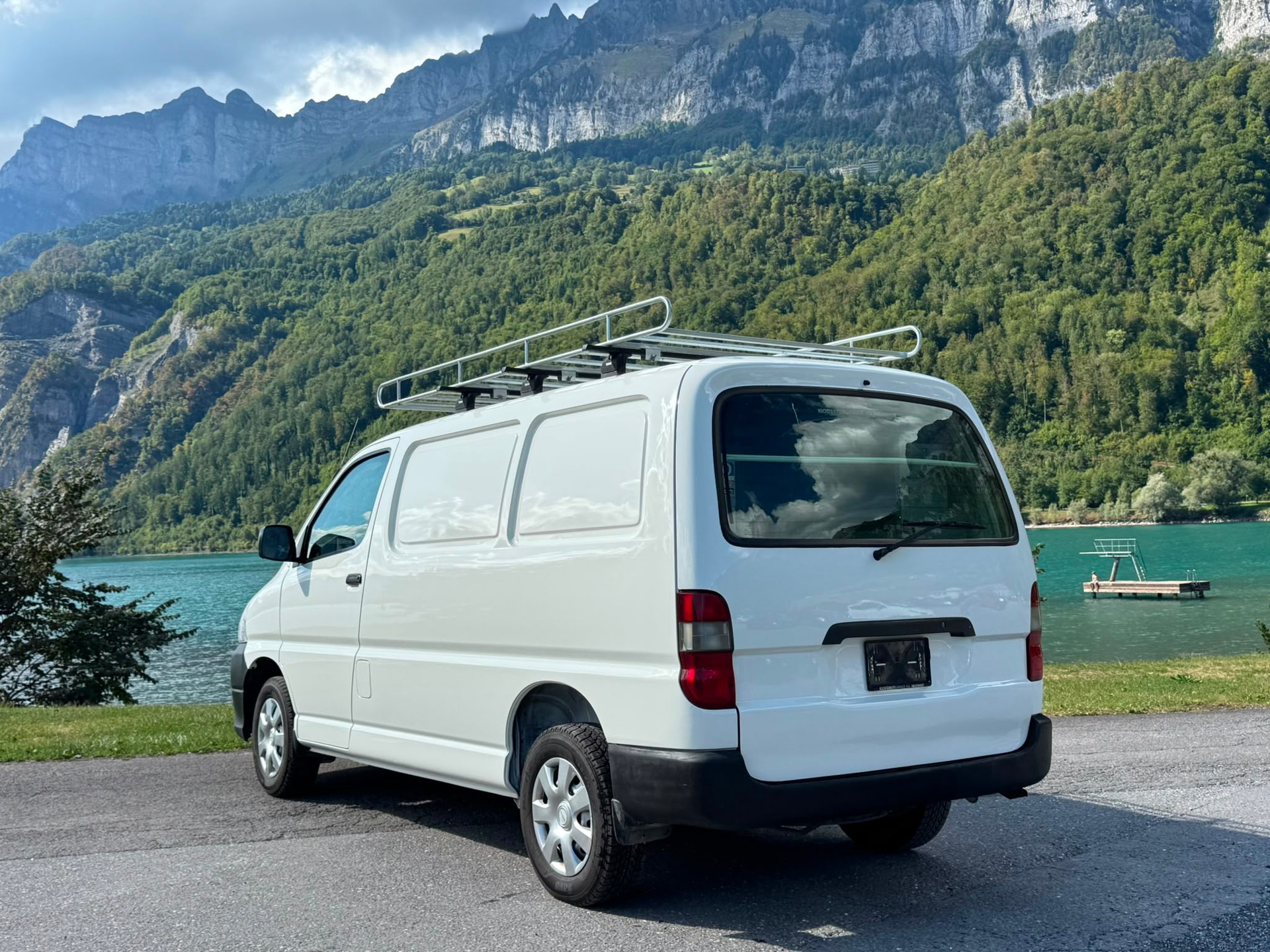 TOYOTA Hiace D-4D Van SWB-image-5