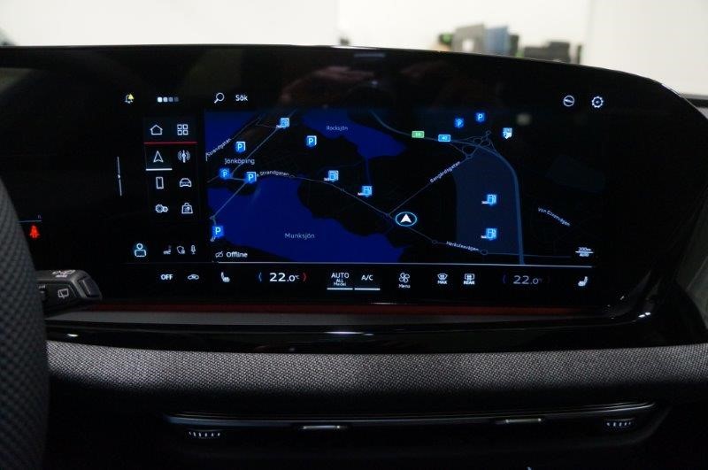 AUDI A6 Avant S Line quattro S tronic Black Edition one-image-4