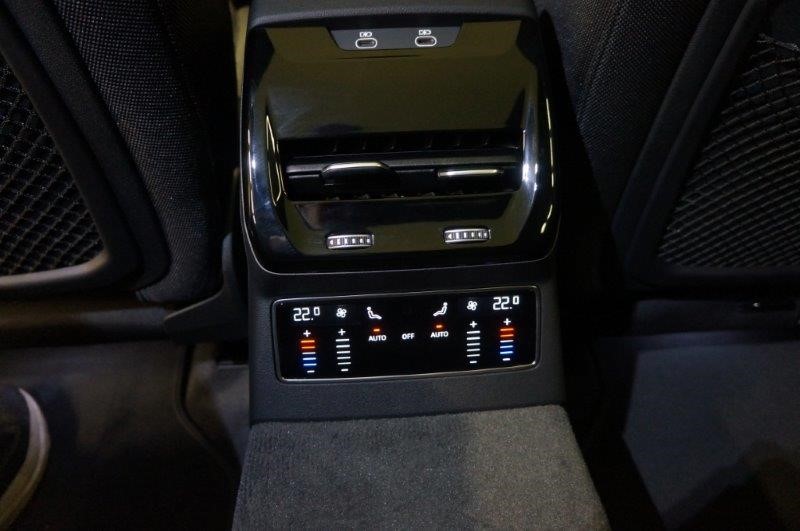 AUDI A6 Avant S Line quattro S tronic Black Edition one-image-7