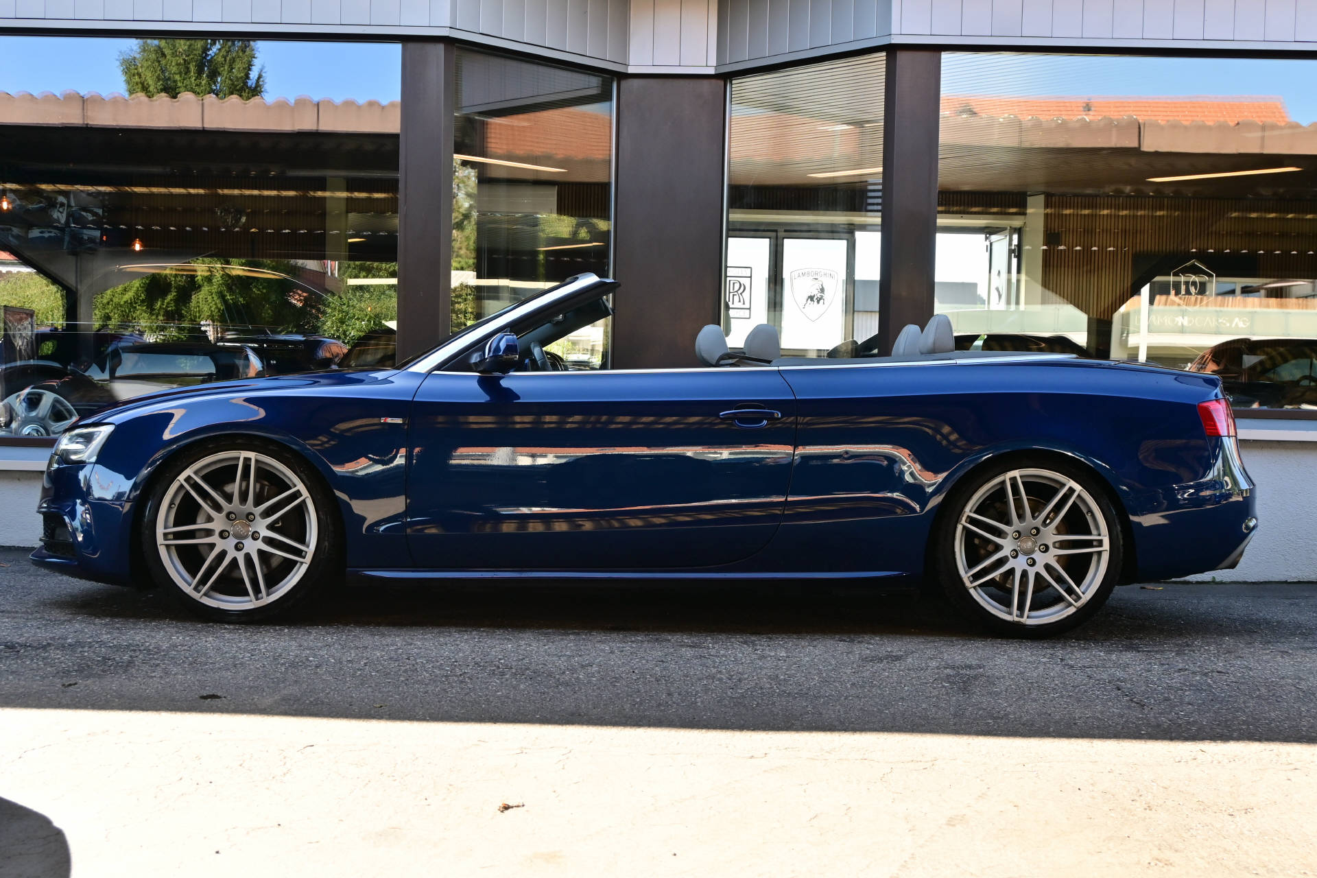 AUDI A5 Cabriolet 3.0 V6 TFSI S-Line quattro S-Tronic-image-4