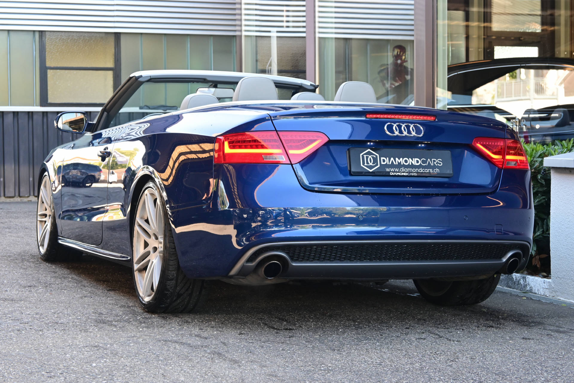 AUDI A5 Cabriolet 3.0 V6 TFSI S-Line quattro S-Tronic-image-5