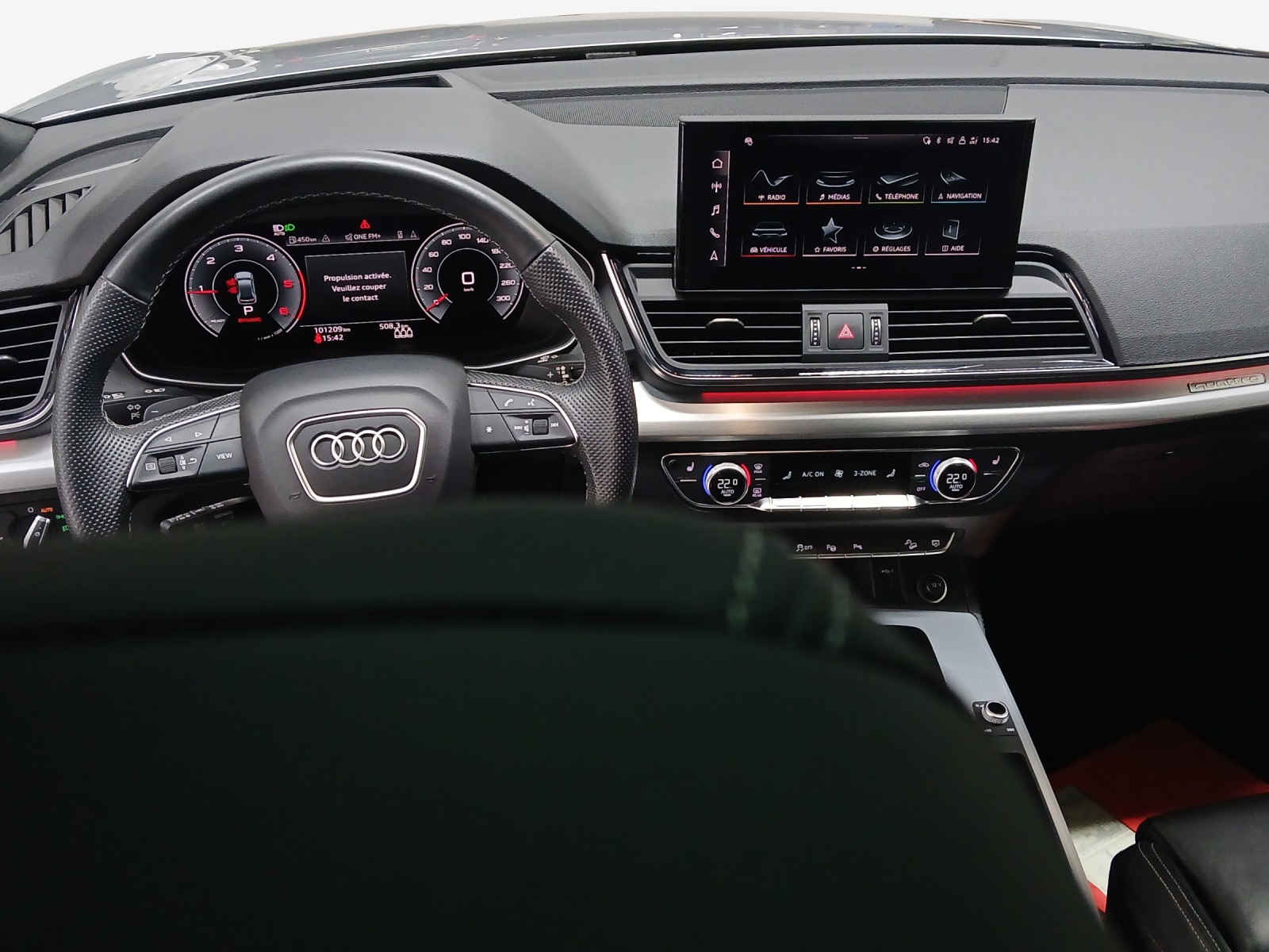 AUDI Q5 40 TDI Black Edition quattro S-tronic-image-8
