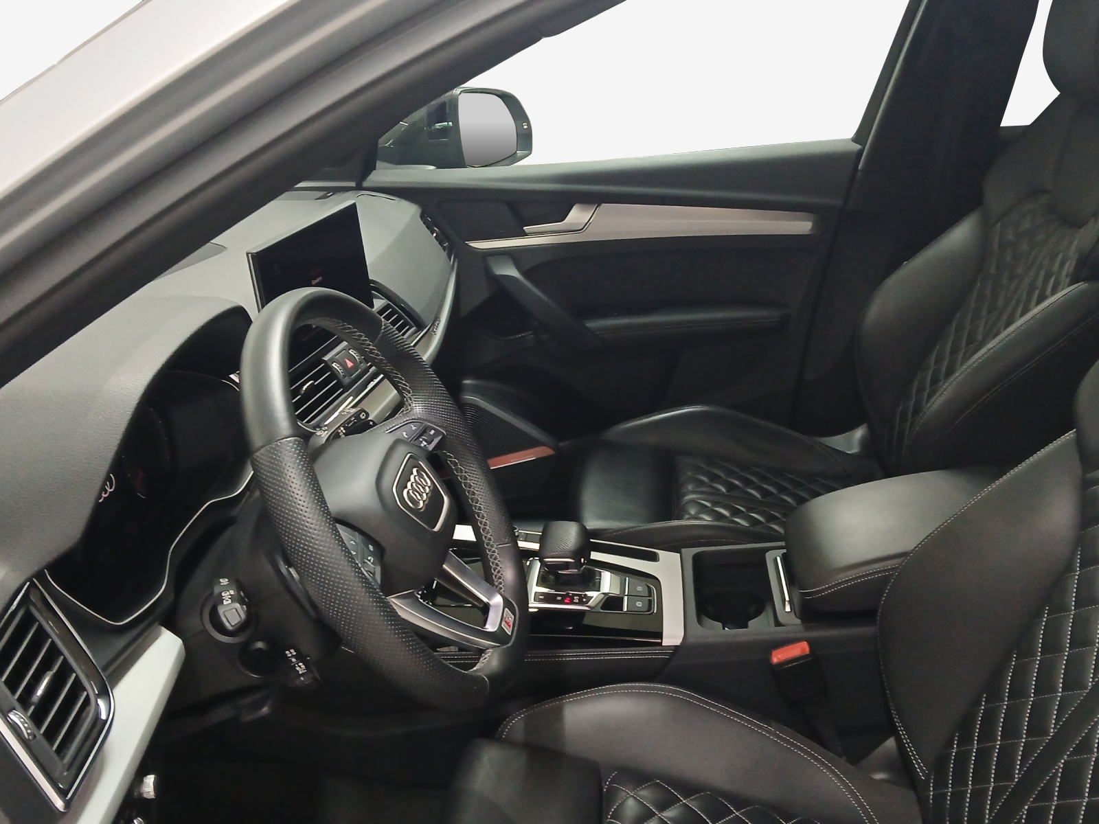 AUDI Q5 40 TDI Black Edition quattro S-tronic-image-7
