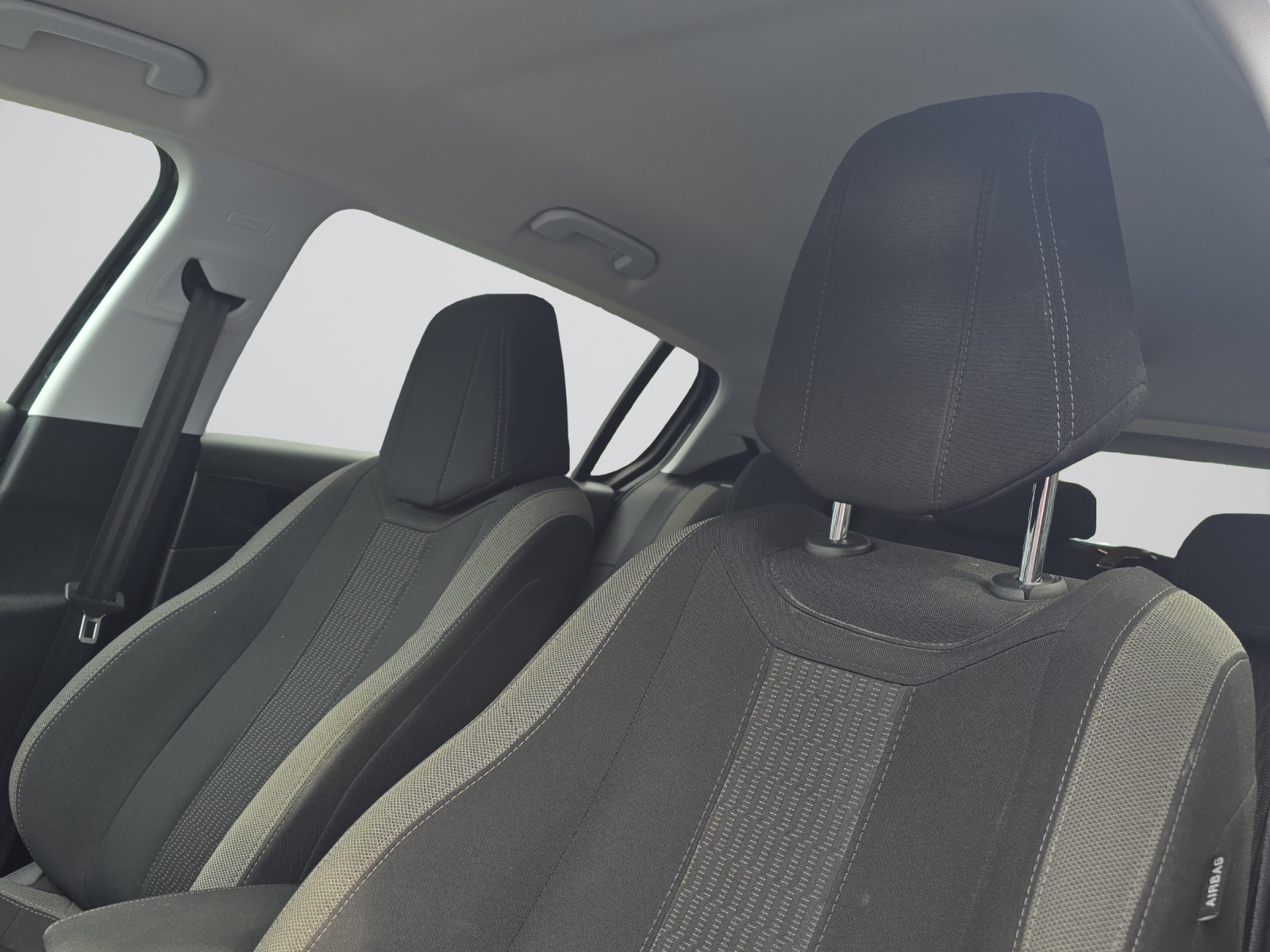 PEUGEOT 308 1.6 BlueHDi Style-image-12