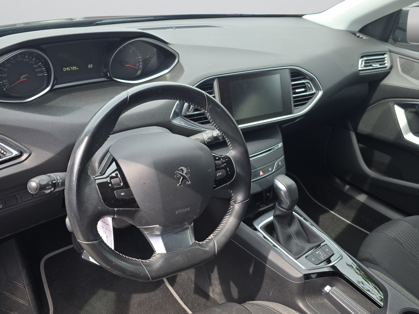 PEUGEOT 308 1.6 BlueHDi Style-image-4