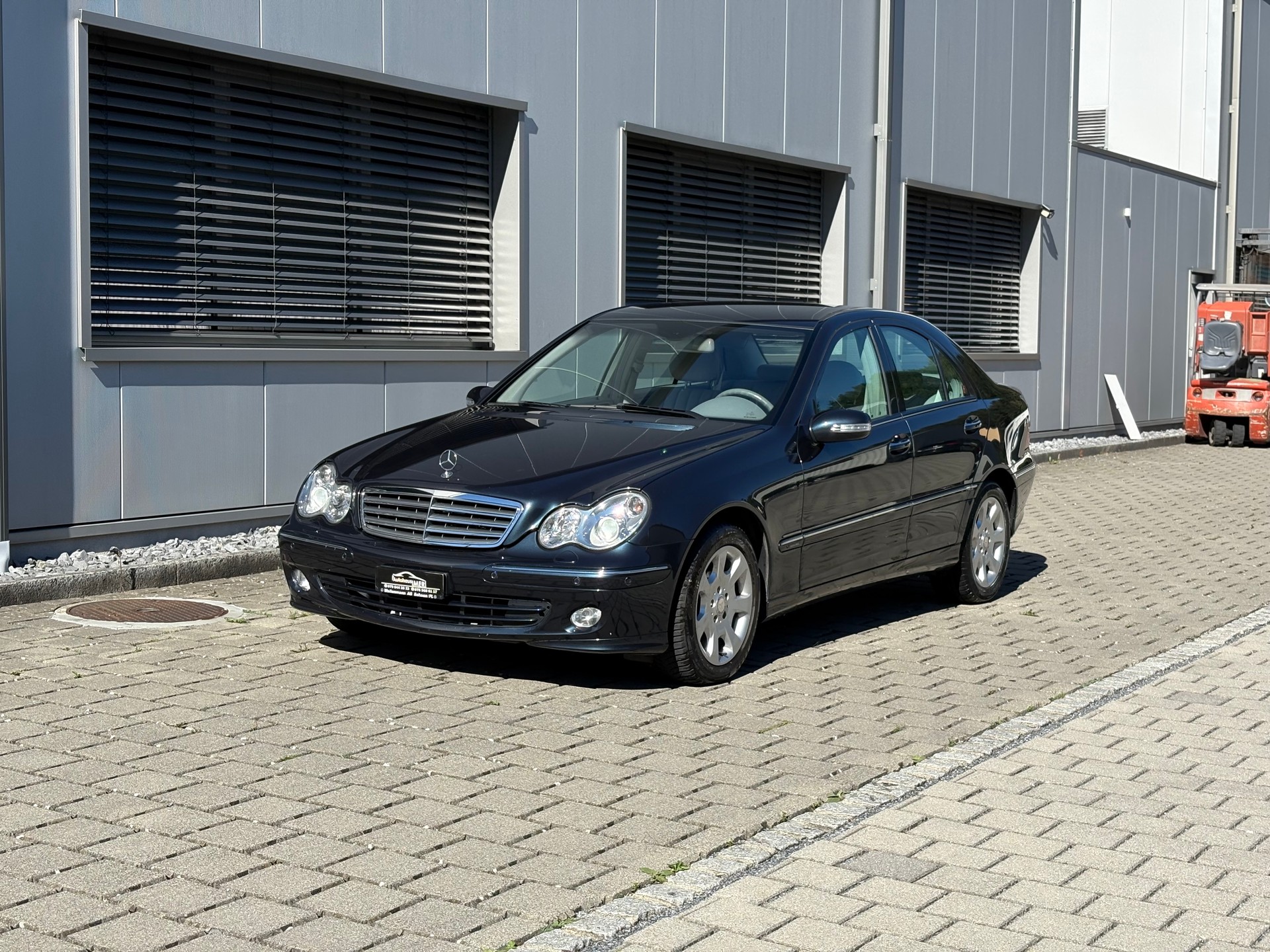 MERCEDES-BENZ C 240 Elégance Automatic Frisch ab MFK 03.09.2026 Ab Service-image-1