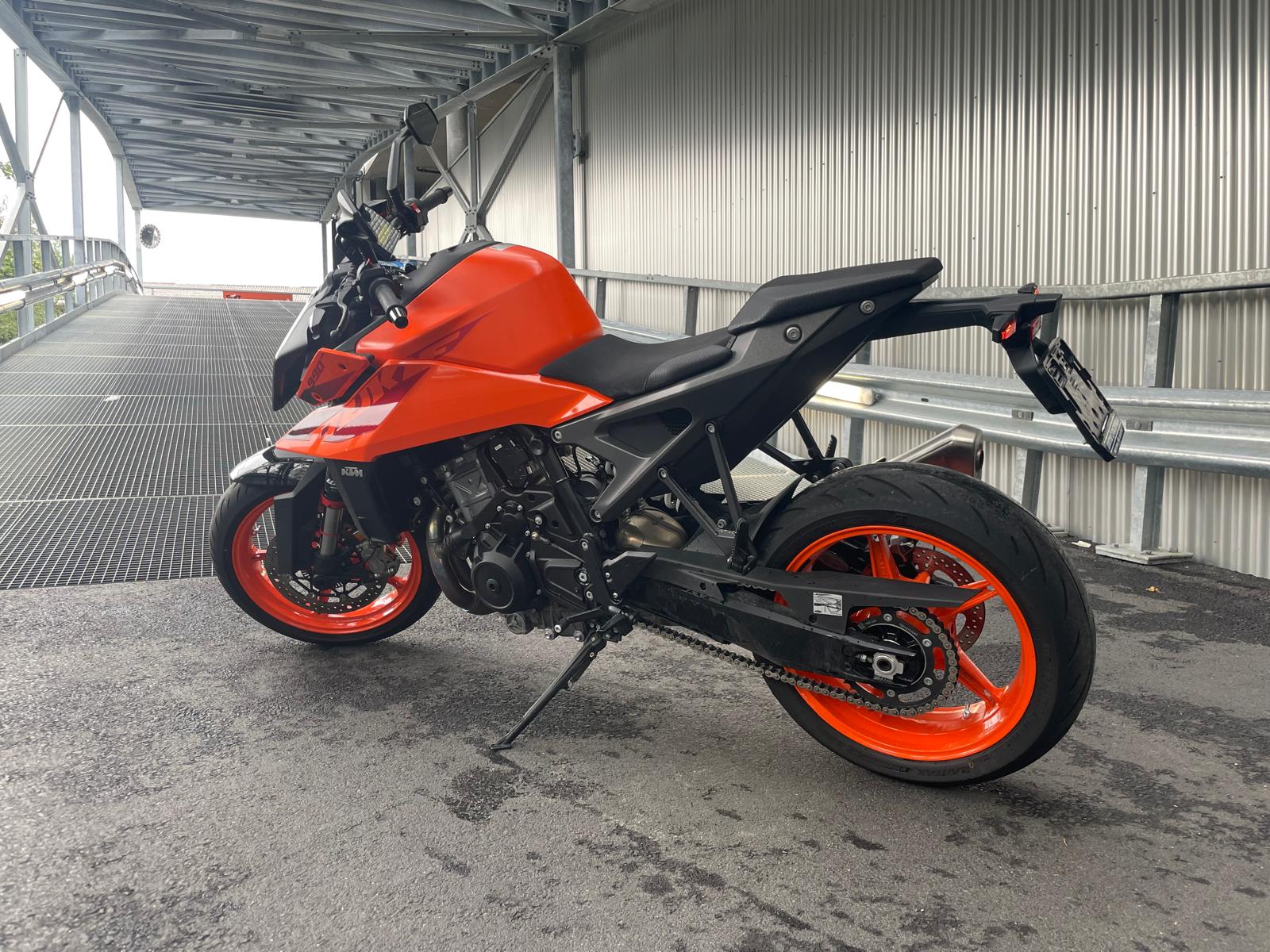 KTM 990 Duke-image-3
