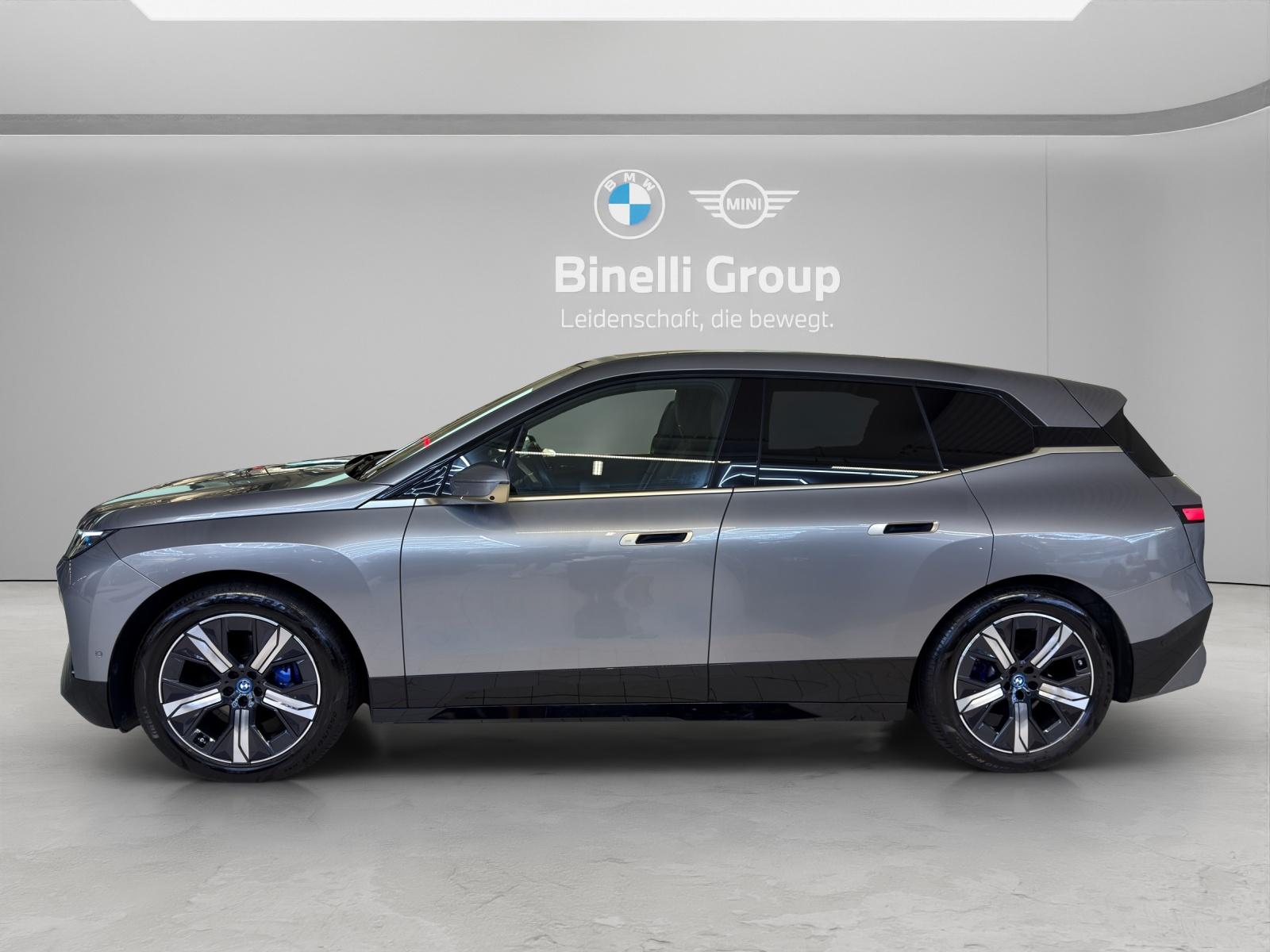 BMW iX xDrive50 SportPaket-showroom-element-2