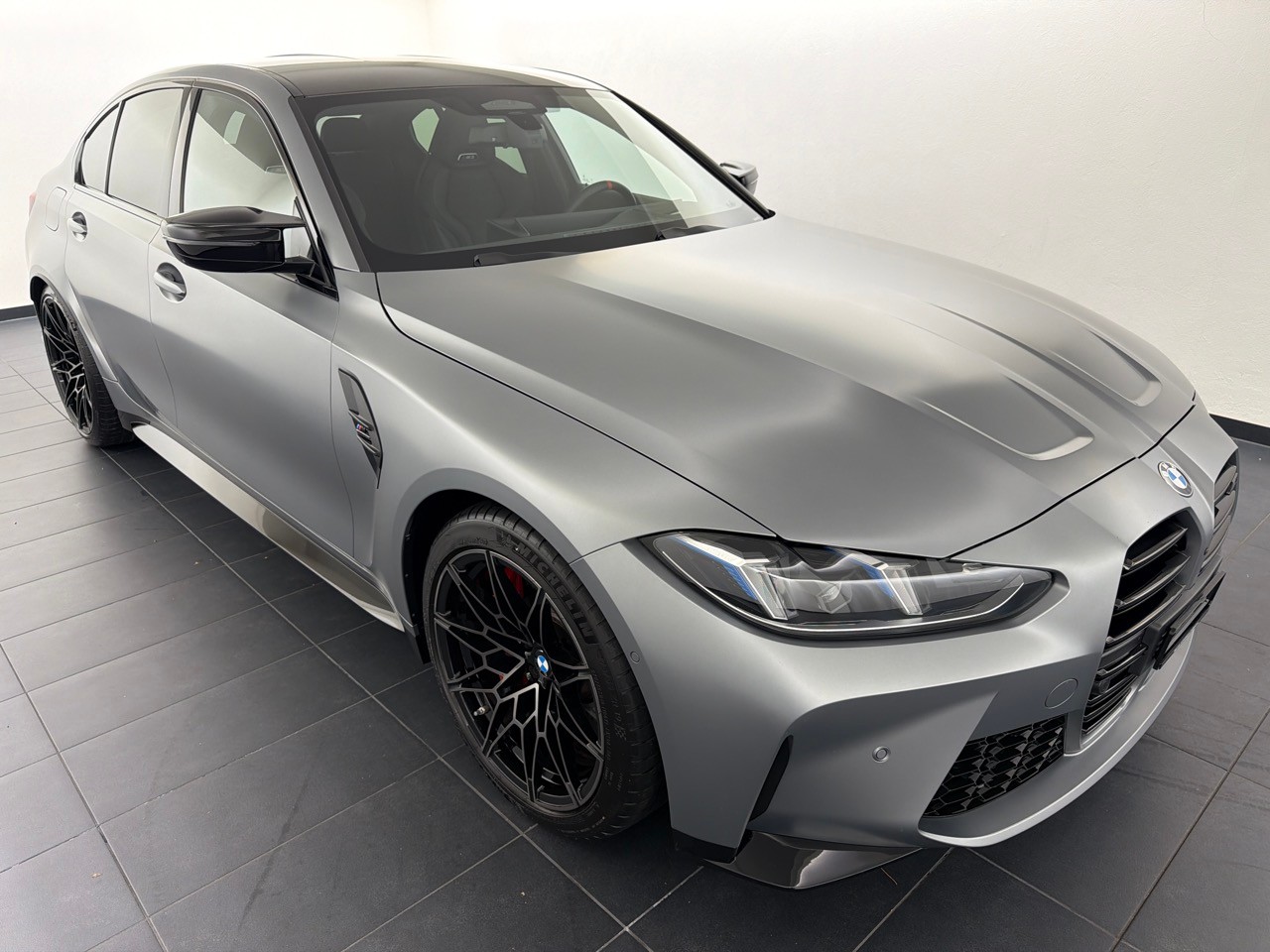 BMW M3 Competition M xDrive-showroom-element-3