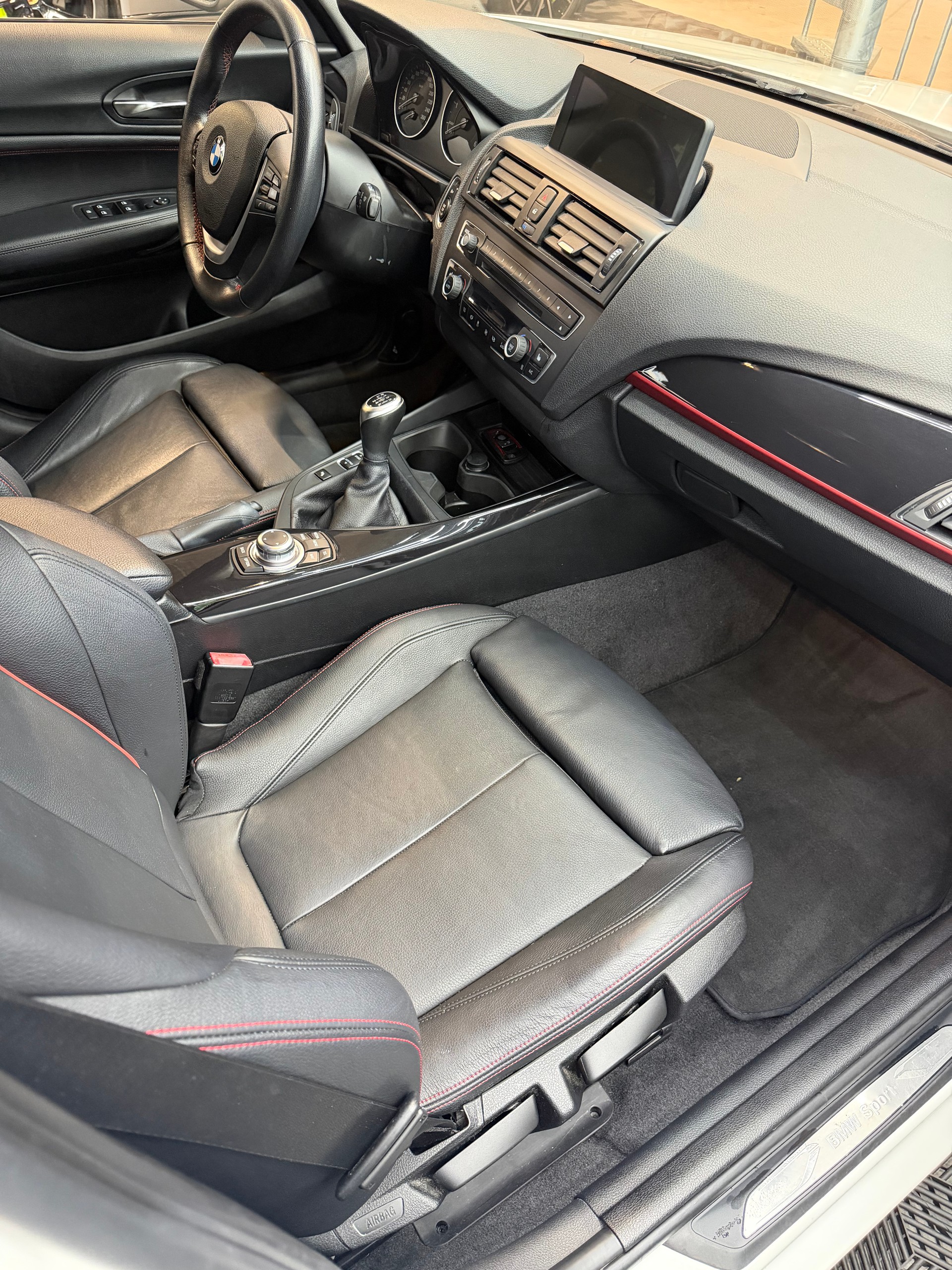 BMW 120d xDrive Sport Line-image-7