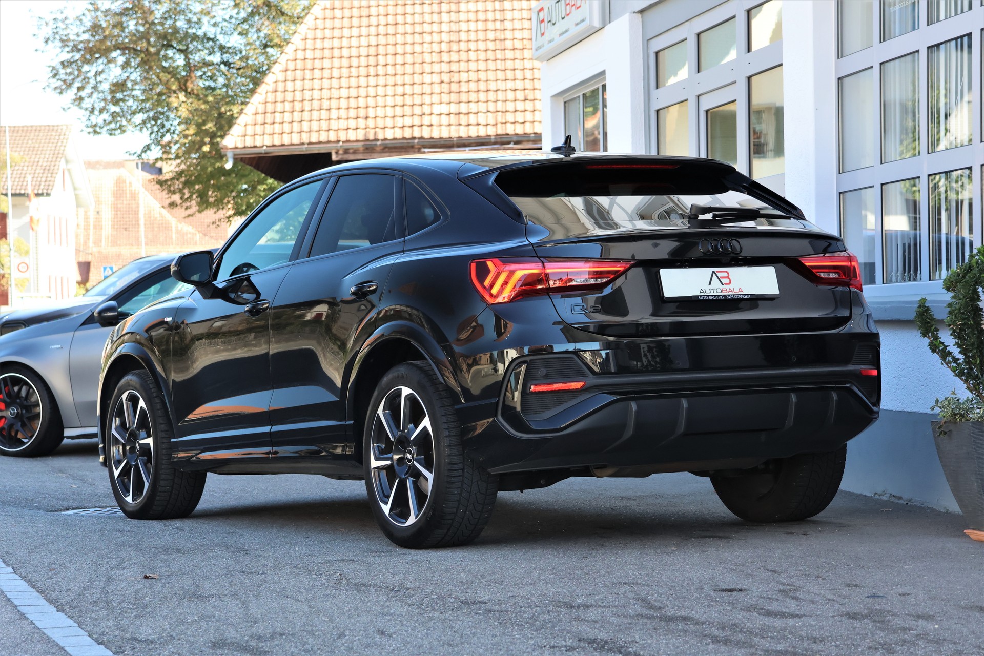 AUDI Q3 Sportback 35 TFSI S line Attraction S-tronic (CH)-showroom-element-2