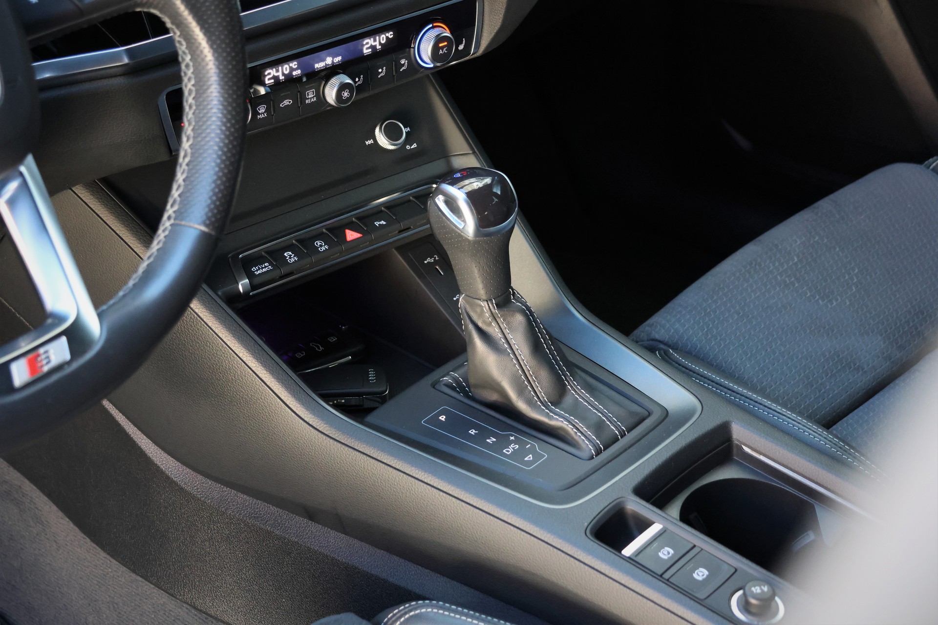 AUDI Q3 Sportback 35 TFSI S line Attraction S-tronic (CH)-image-12