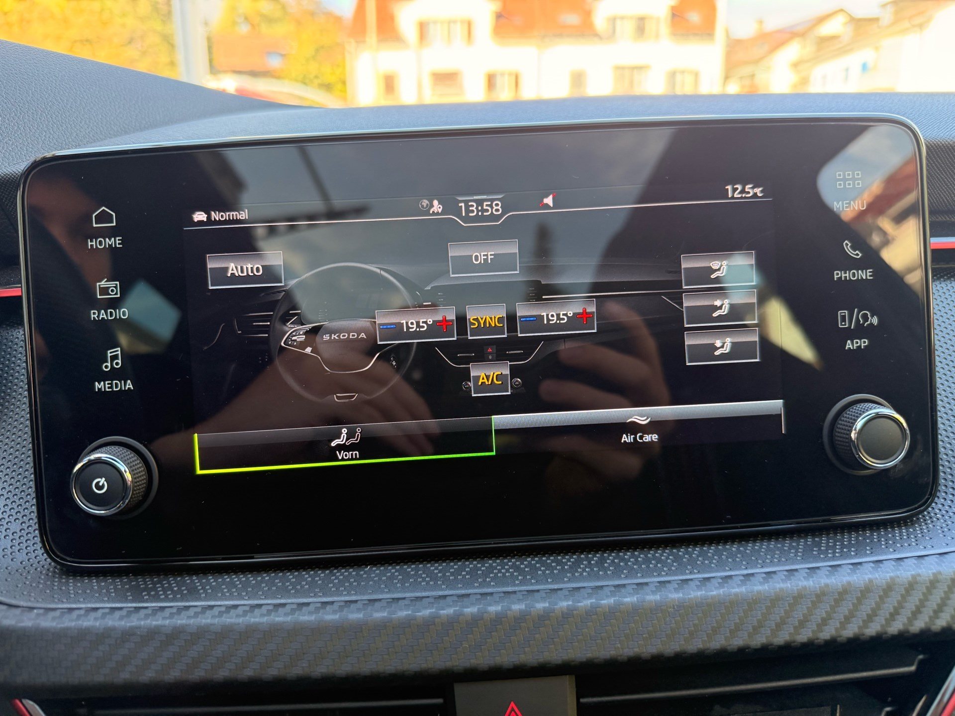 SKODA Kamiq Monte Carlo ***ANHÄNGERKUPPLUNG & 5 JAHRE SKODA WERKSGARANTIE ***-image-18