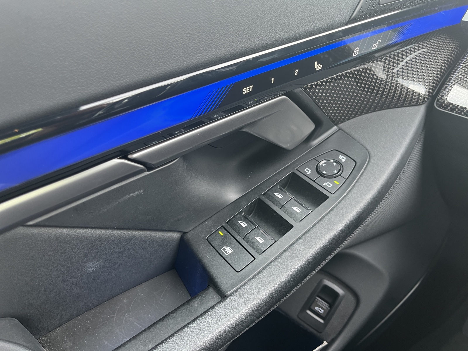 BMW i5 M60 xDrive M Sport Pro-image-16
