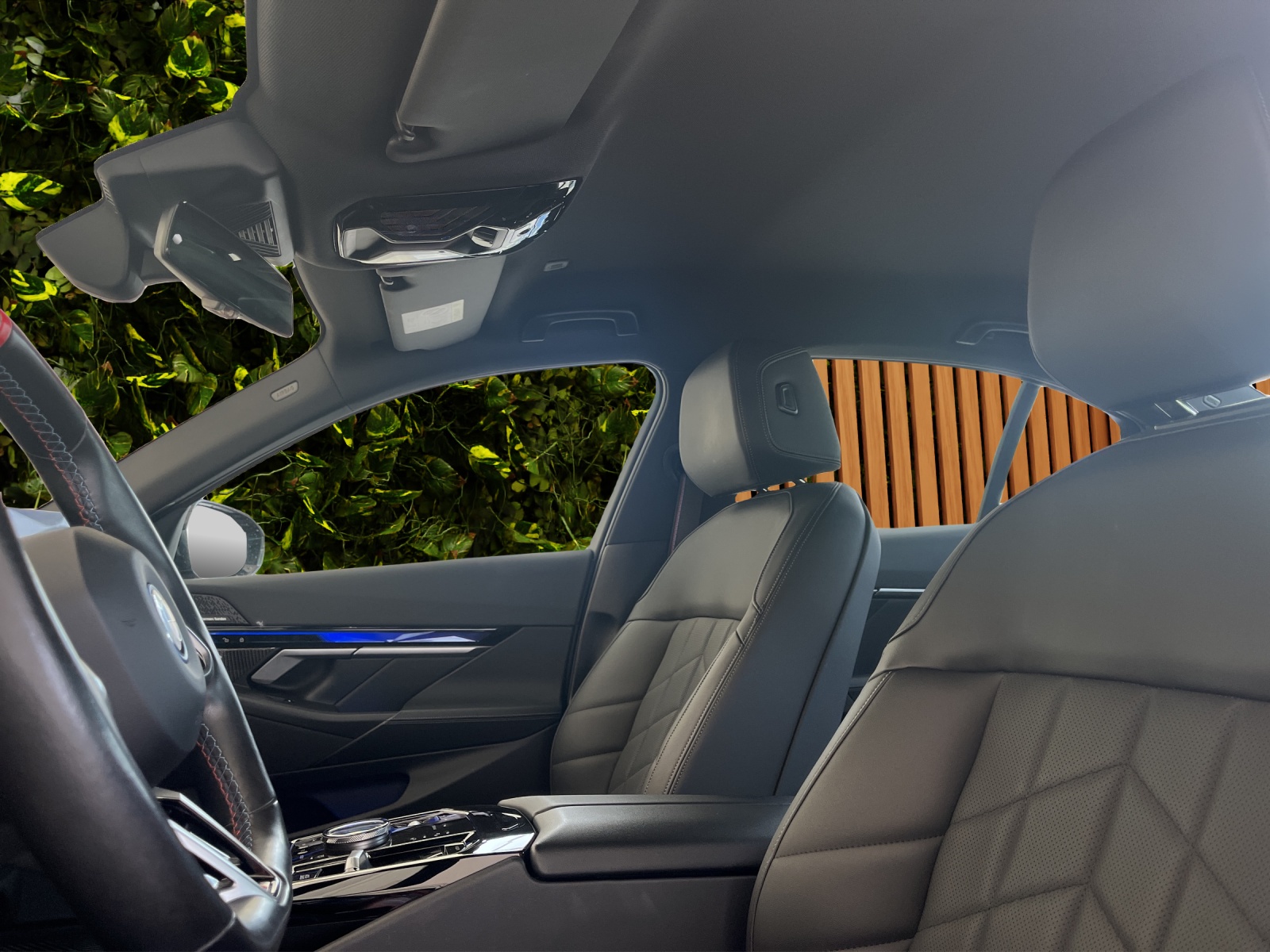 BMW i5 M60 xDrive M Sport Pro-image-17