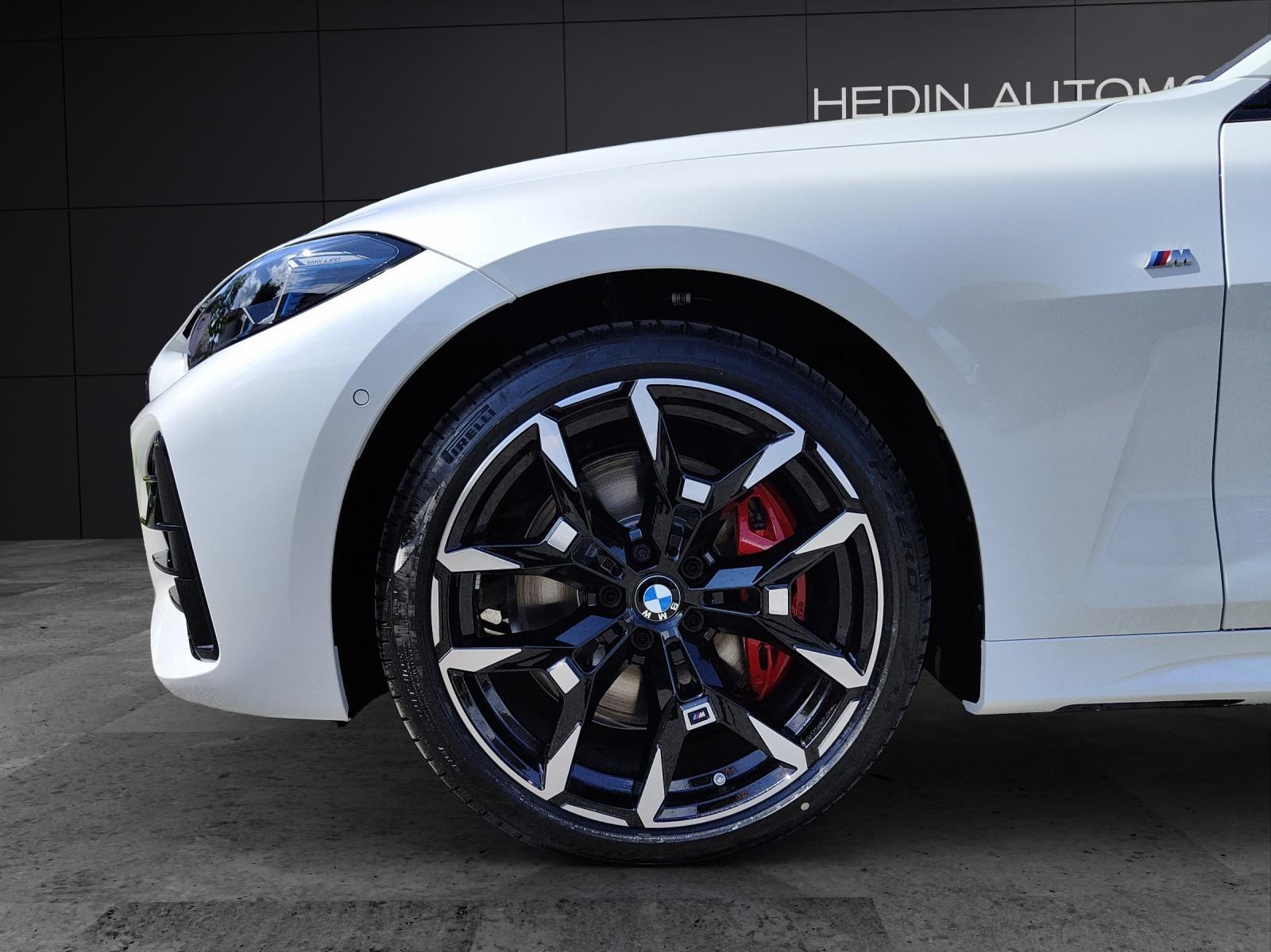 BMW M440i xDrive Cabrio-image-25