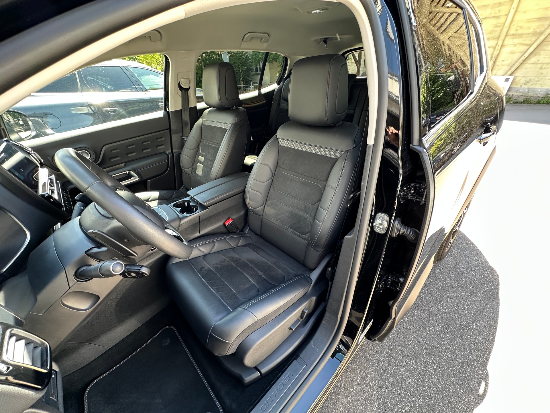 CITROEN C5 Aircross 1.6 PHEV Swiss Edition-image-11