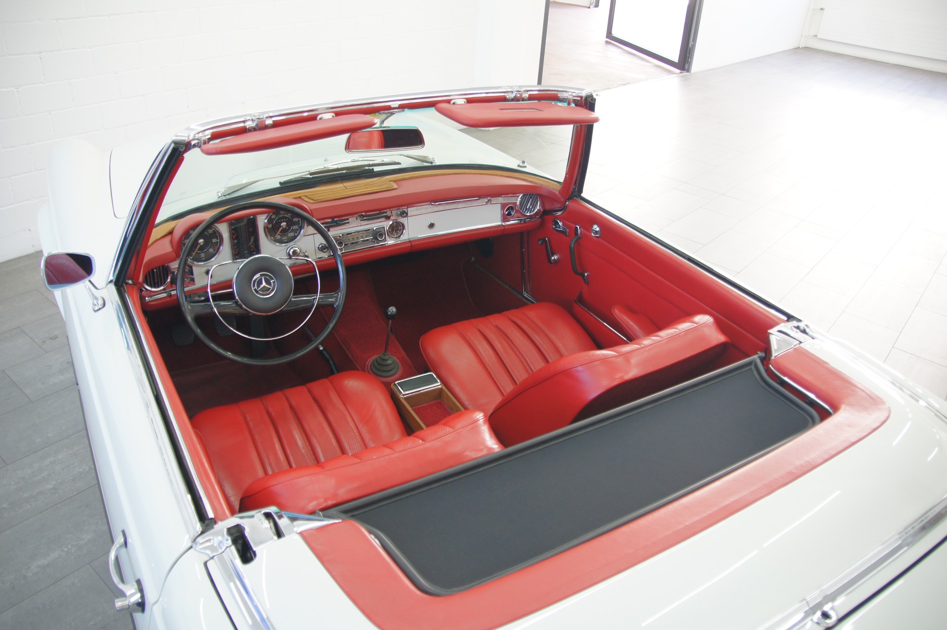 MERCEDES-BENZ SL Roadster-image-6