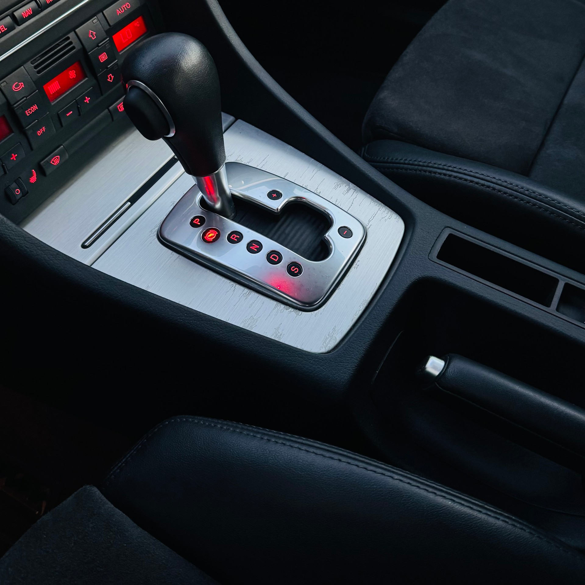 AUDI S4 4.2 V8 QUATTRO-image-15