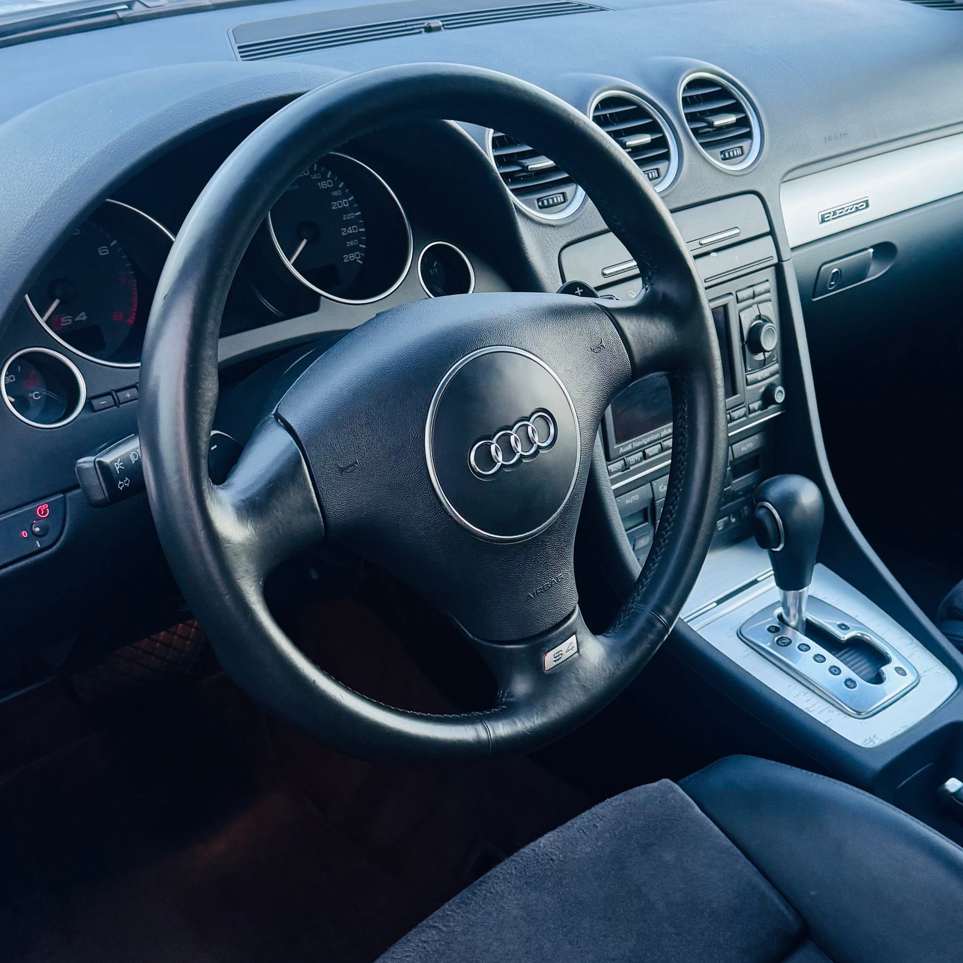 AUDI S4 4.2 V8 QUATTRO-image-10
