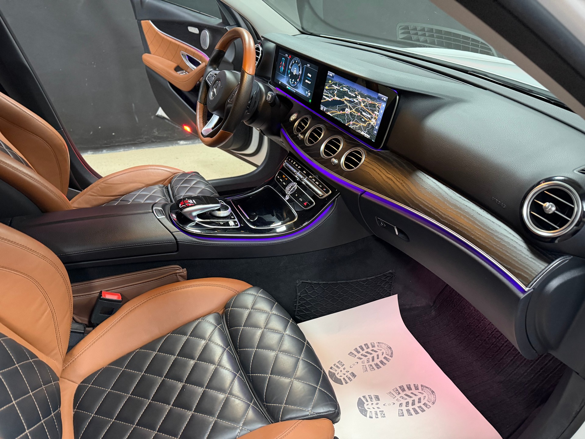 MERCEDES-BENZ E 350 d AMG LINE 9G-Tronic-image-11