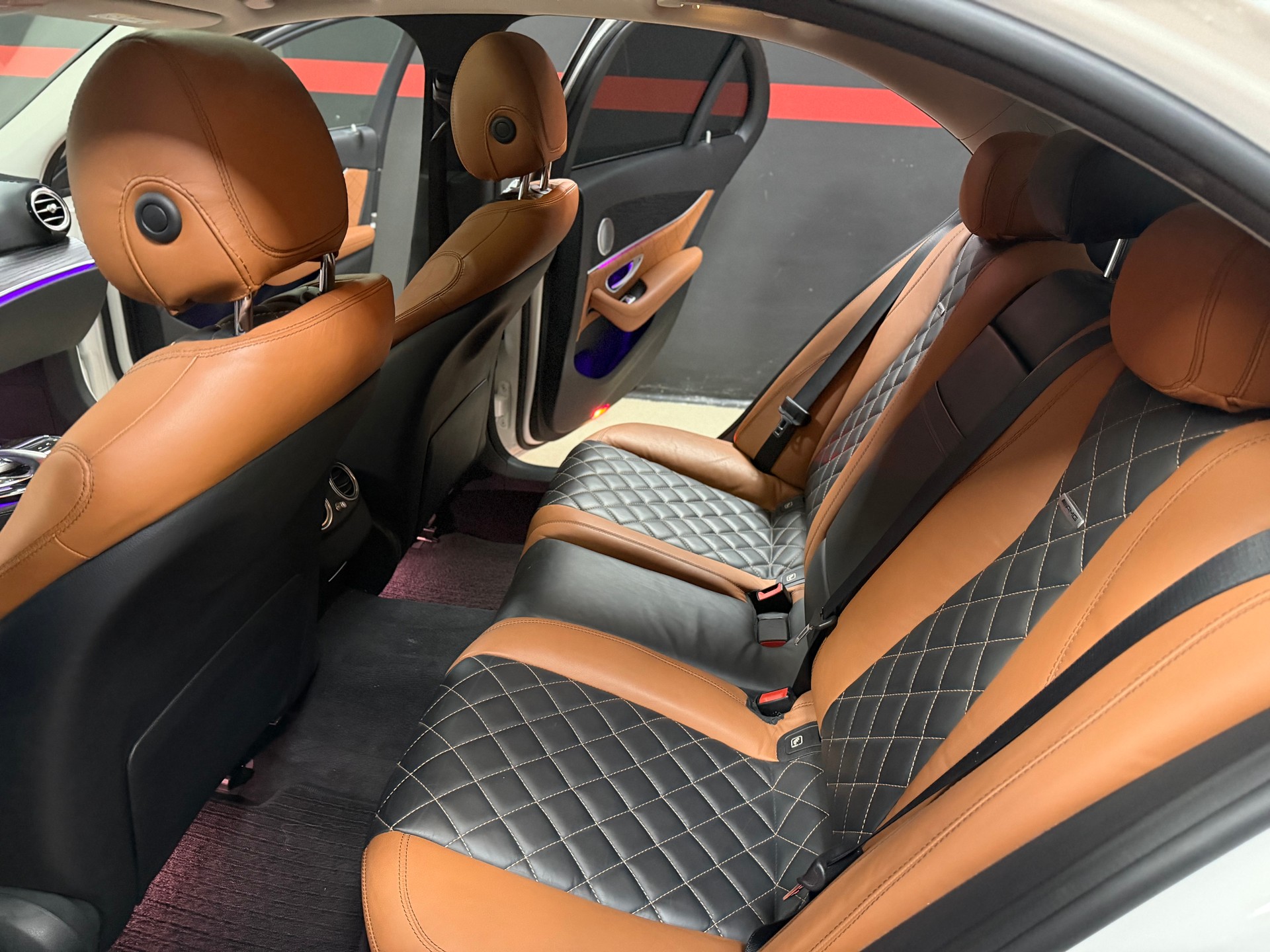 MERCEDES-BENZ E 350 d AMG LINE 9G-Tronic-image-9
