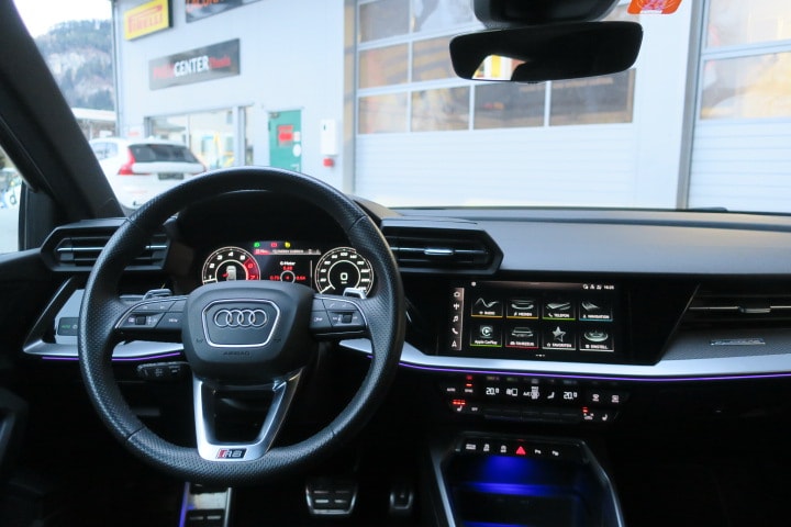 AUDI RS3 Sportback 2.5 TSI quattro S-tronic-image-8