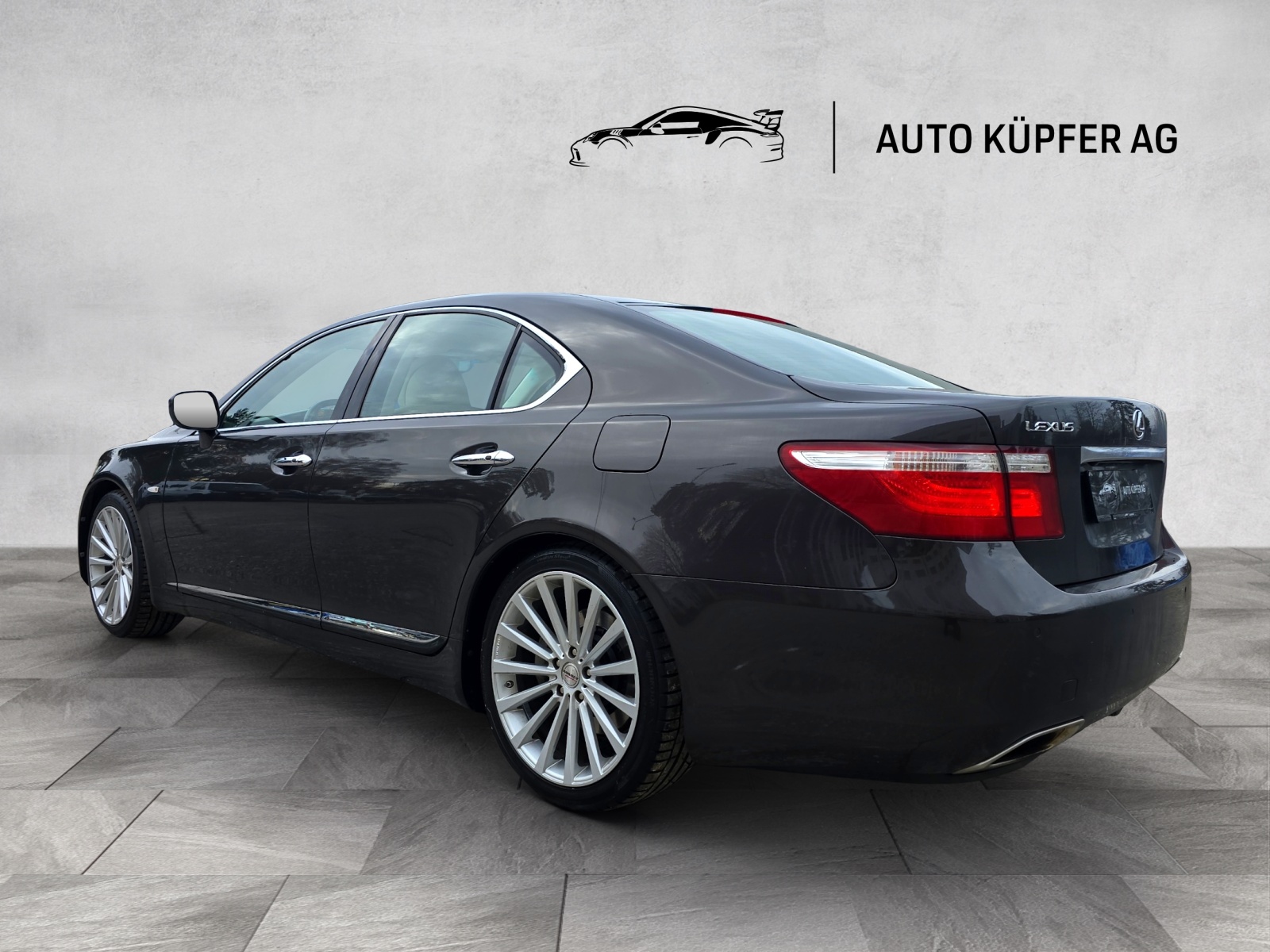 LEXUS LS 460 Automatic-showroom-element-3