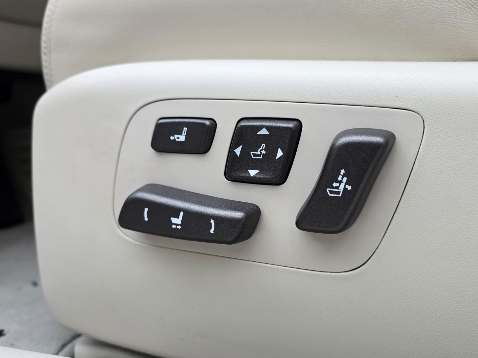 LEXUS LS 460 Automatic-image-24