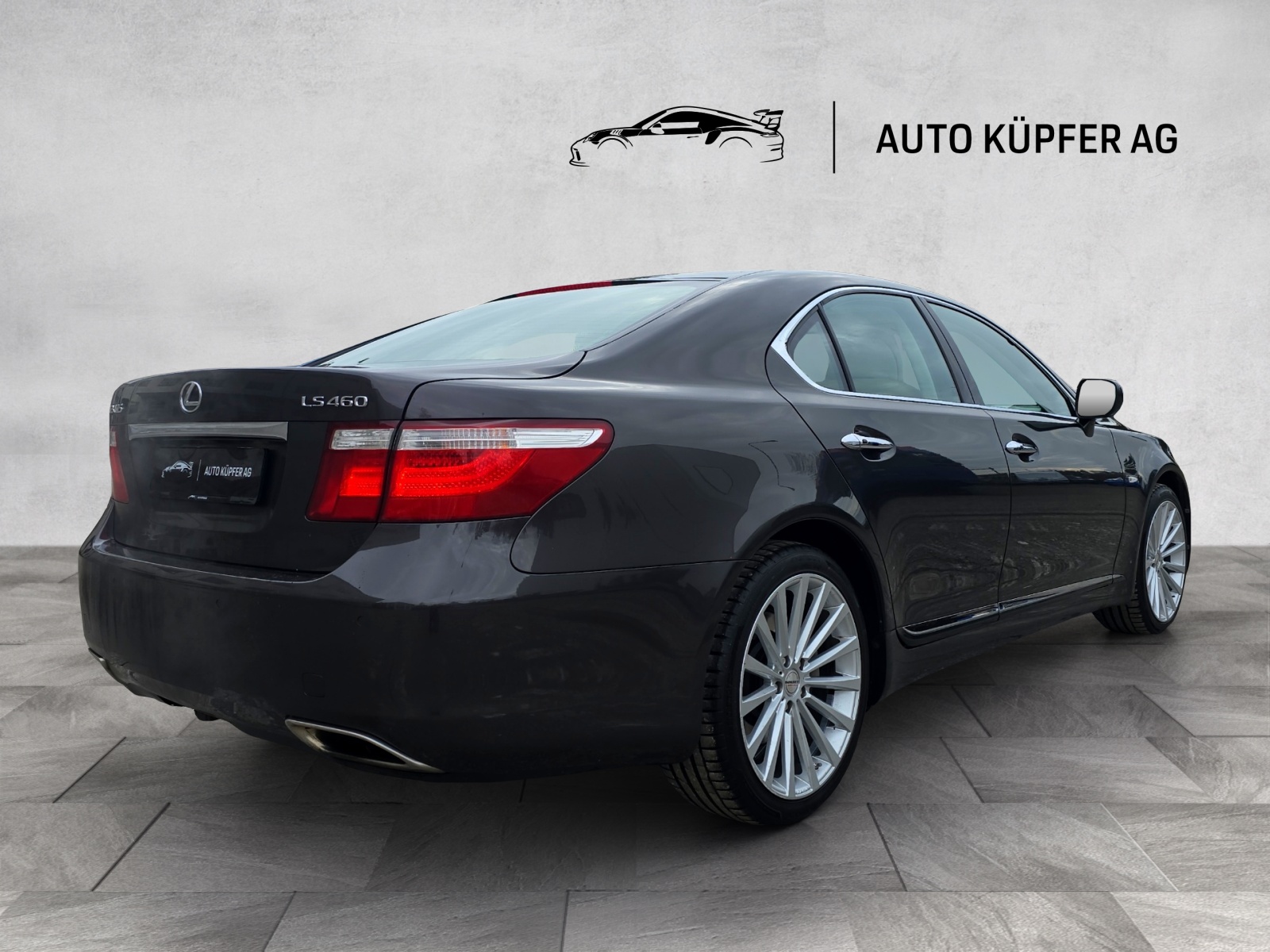 LEXUS LS 460 Automatic-showroom-element-2