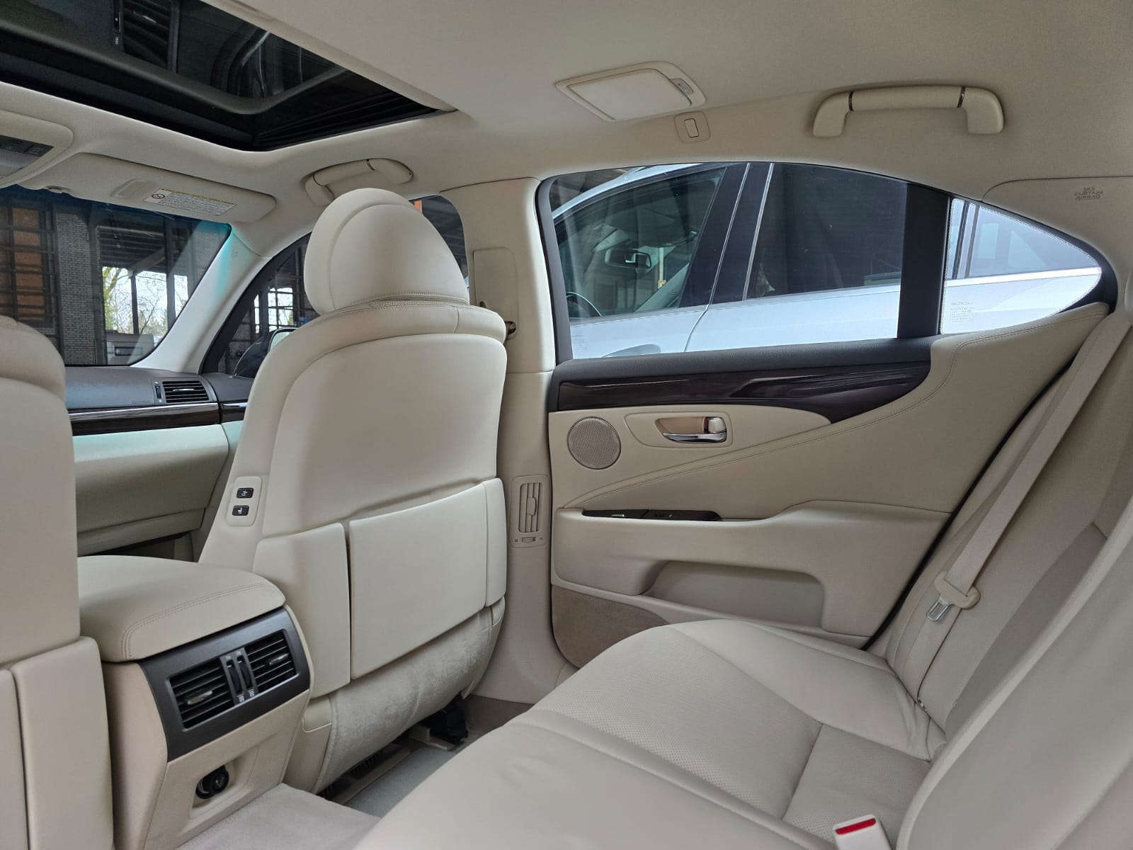 LEXUS LS 460 Automatic-image-15