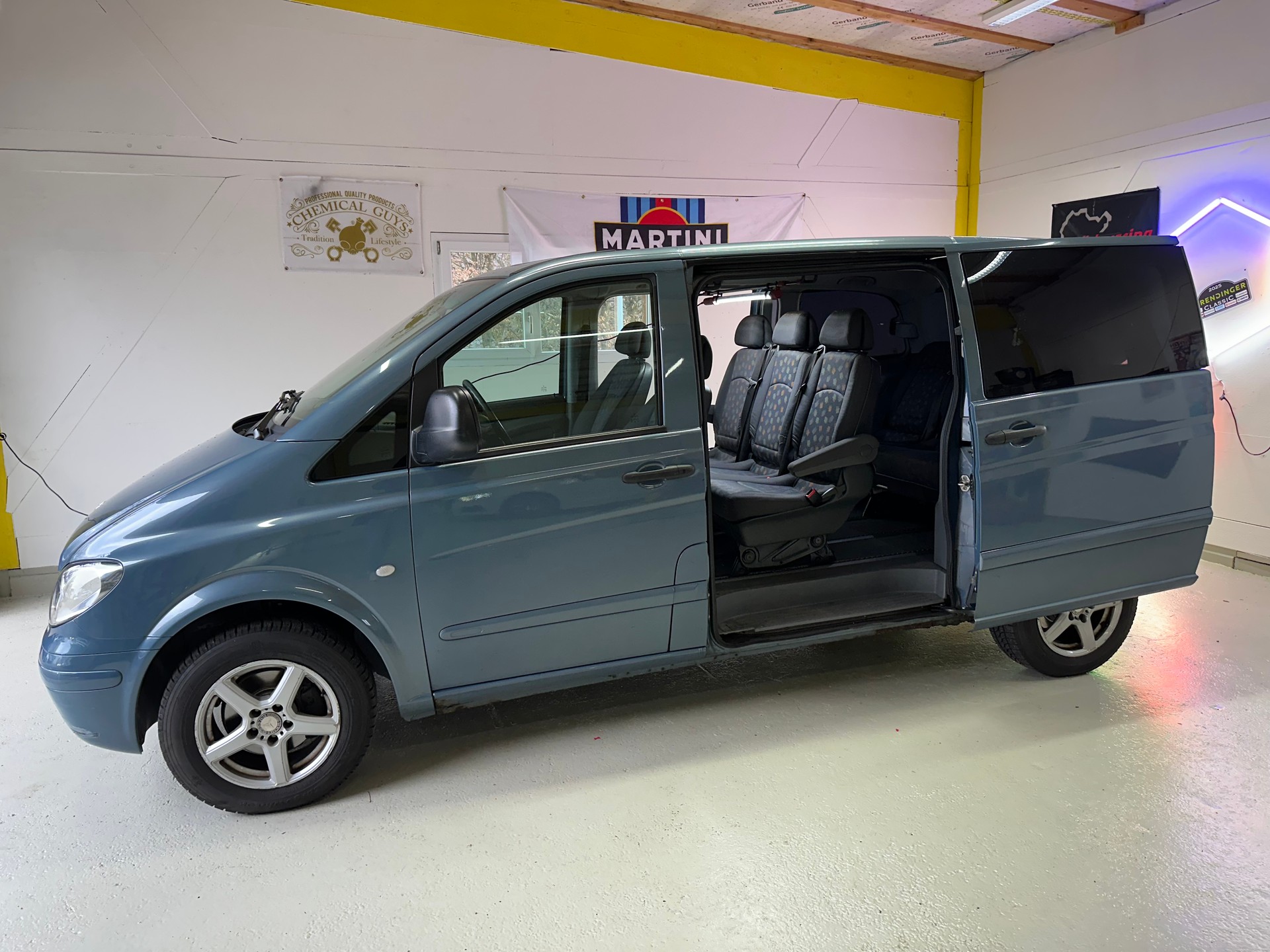 MERCEDES-BENZ Vito 115 CDI Automat-image-2