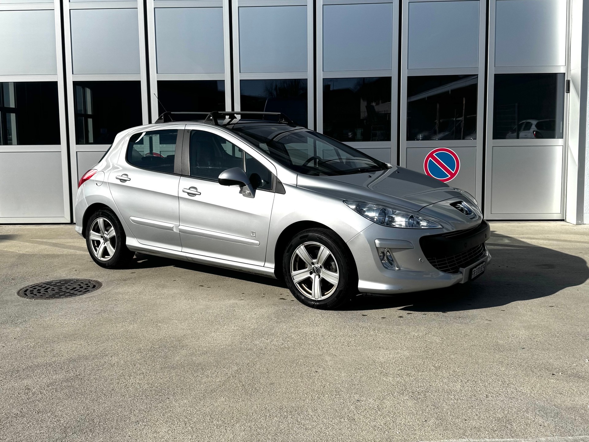 PEUGEOT 308 1.6 16V T Swiss Edition