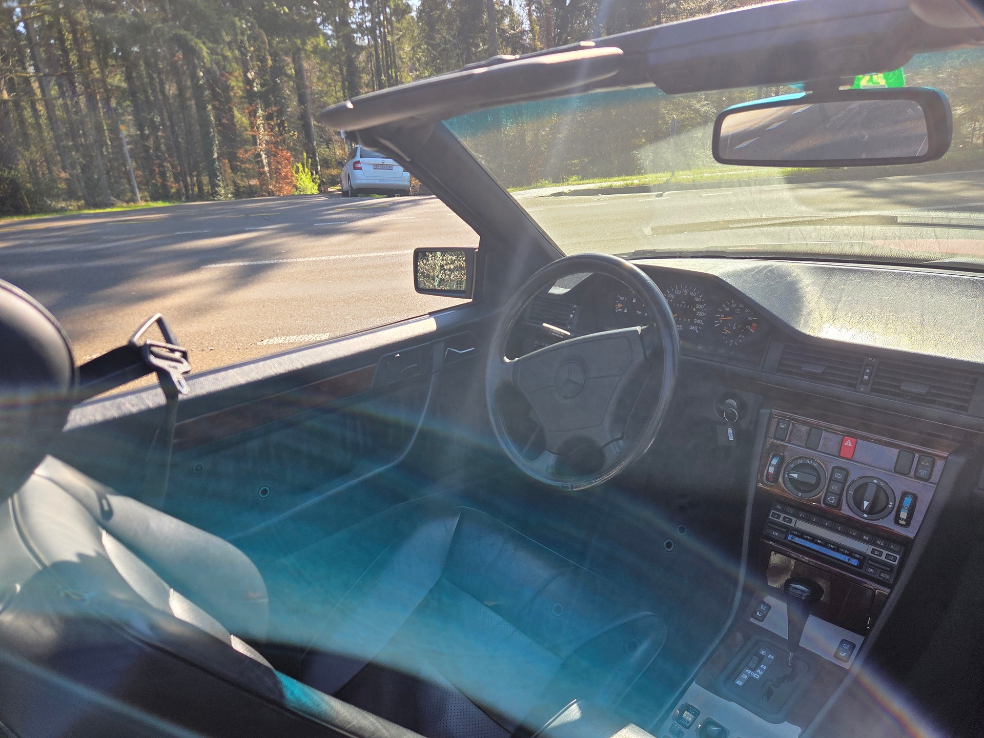 MERCEDES-BENZ E 320 Cabrio-image-5