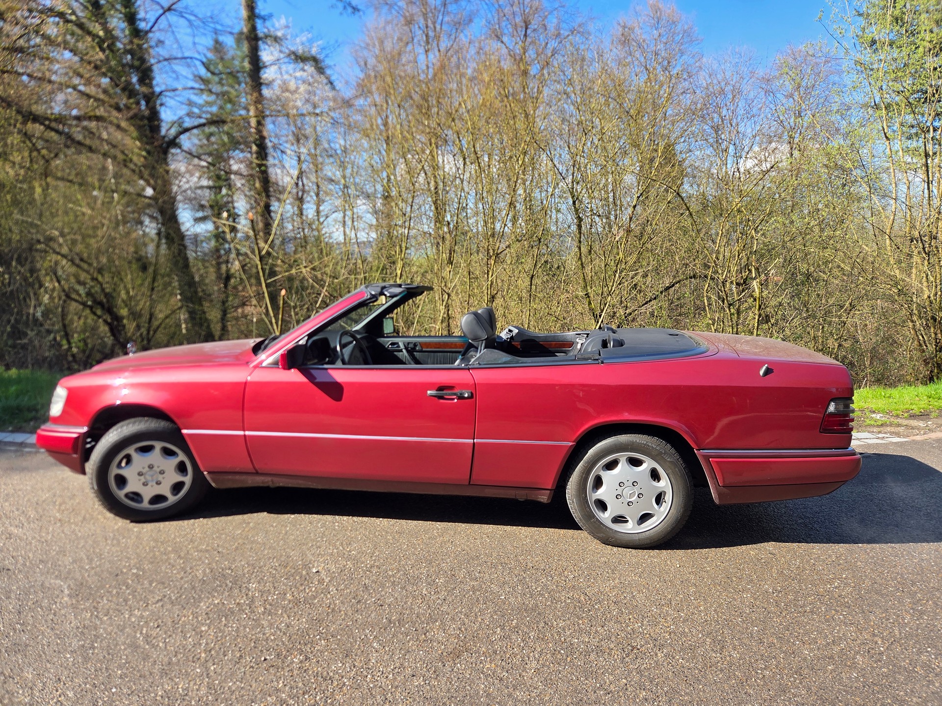 MERCEDES-BENZ E 320 Cabrio-image-7