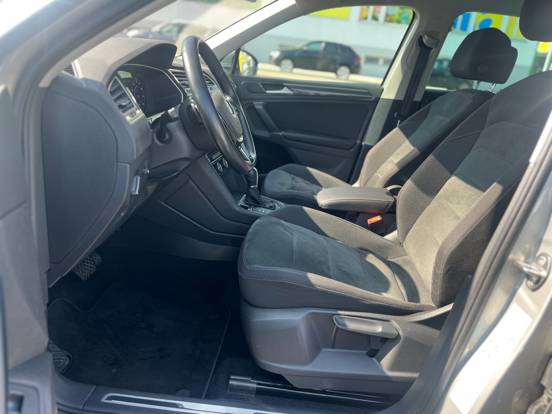 VW Tiguan 2.0TSI Highline 4Motion DSG-image-8