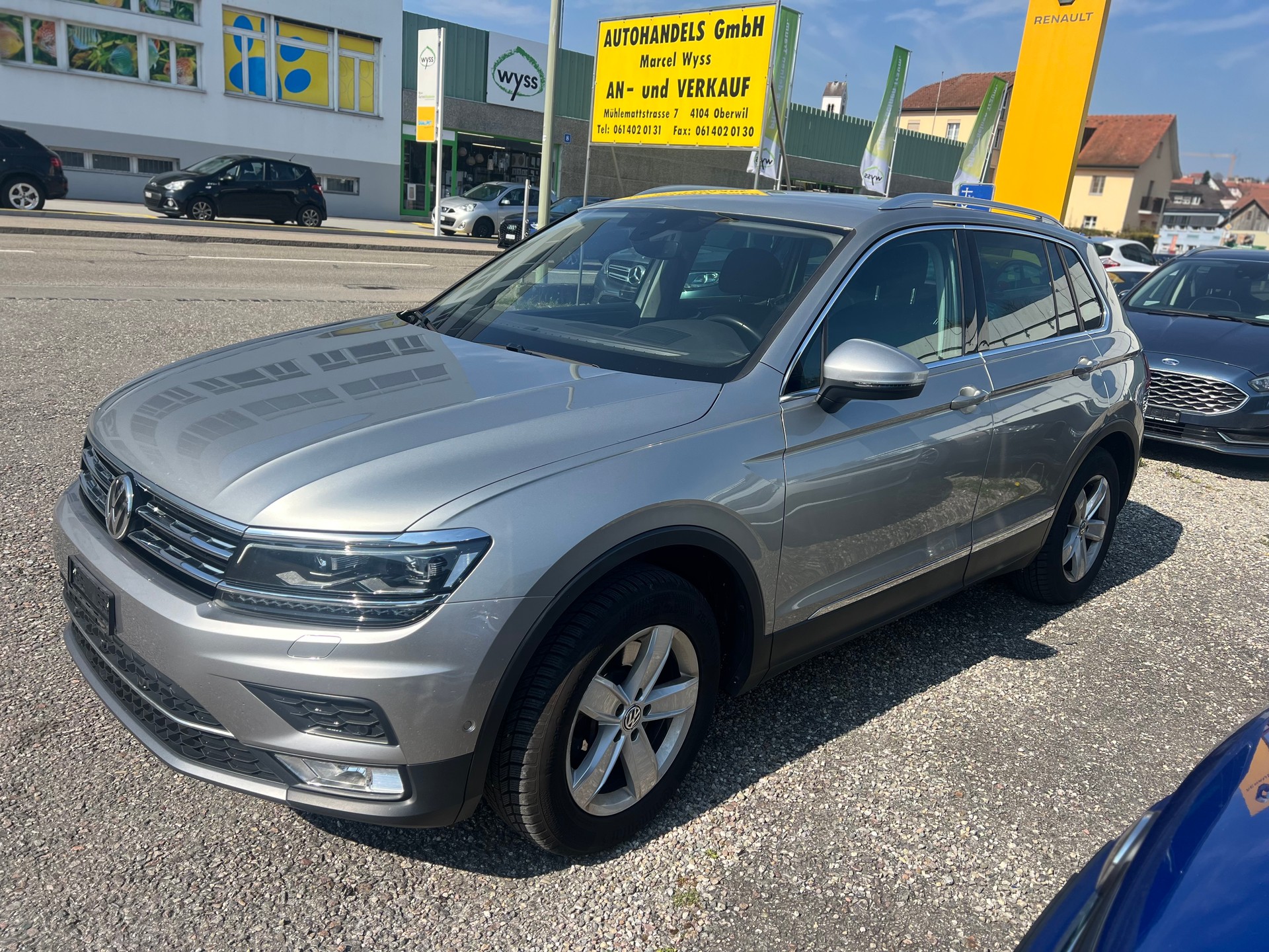 VW Tiguan 2.0TSI Highline 4Motion DSG-showroom-element-1