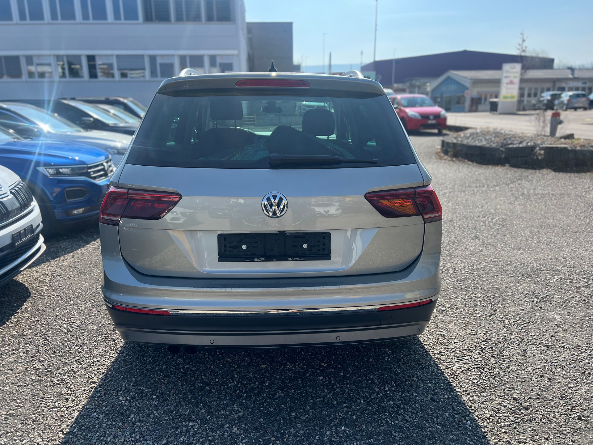 VW Tiguan 2.0TSI Highline 4Motion DSG-showroom-element-3