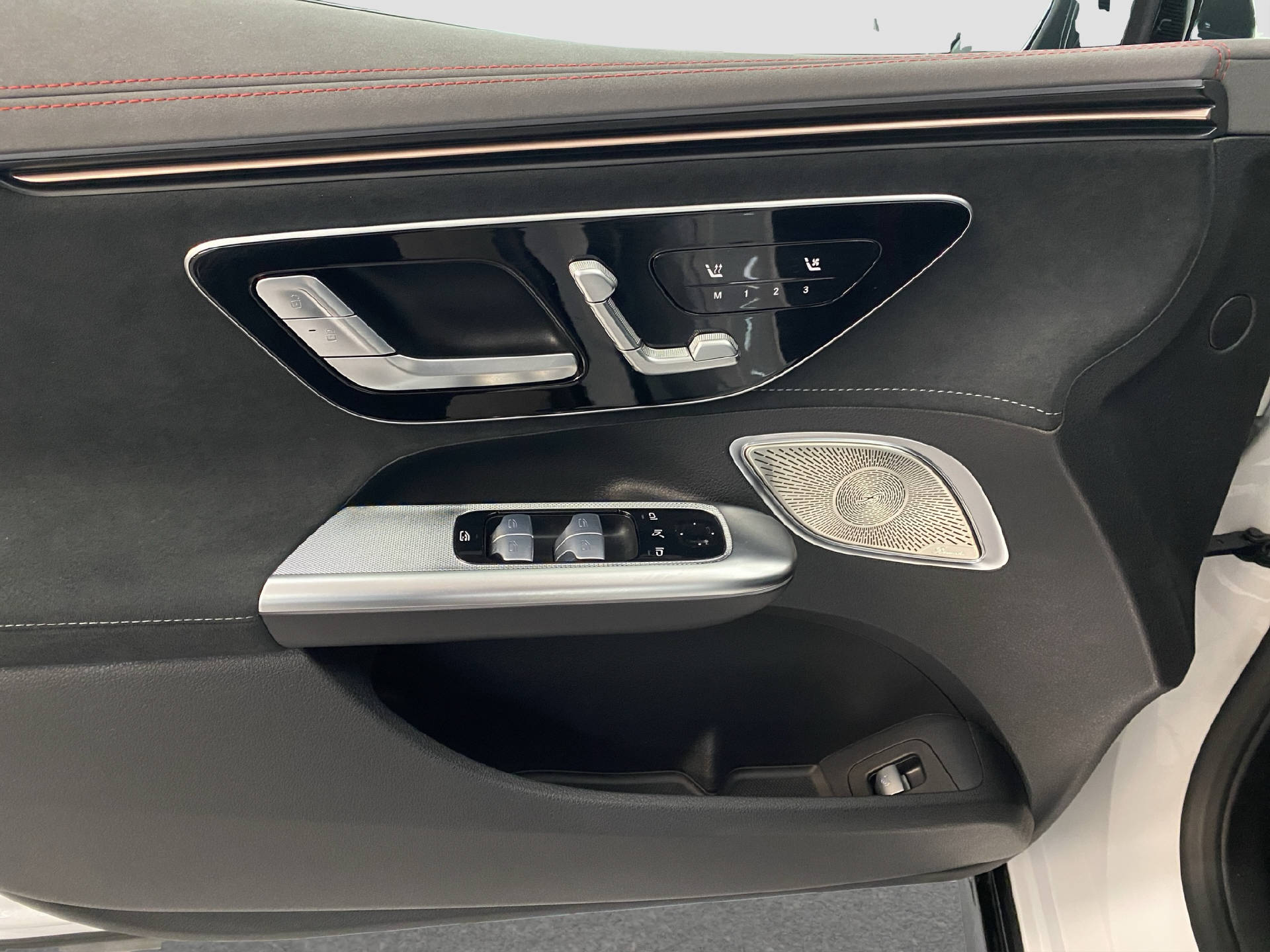 MERCEDES-BENZ EQE 43 AMG 4MATIC-image-13