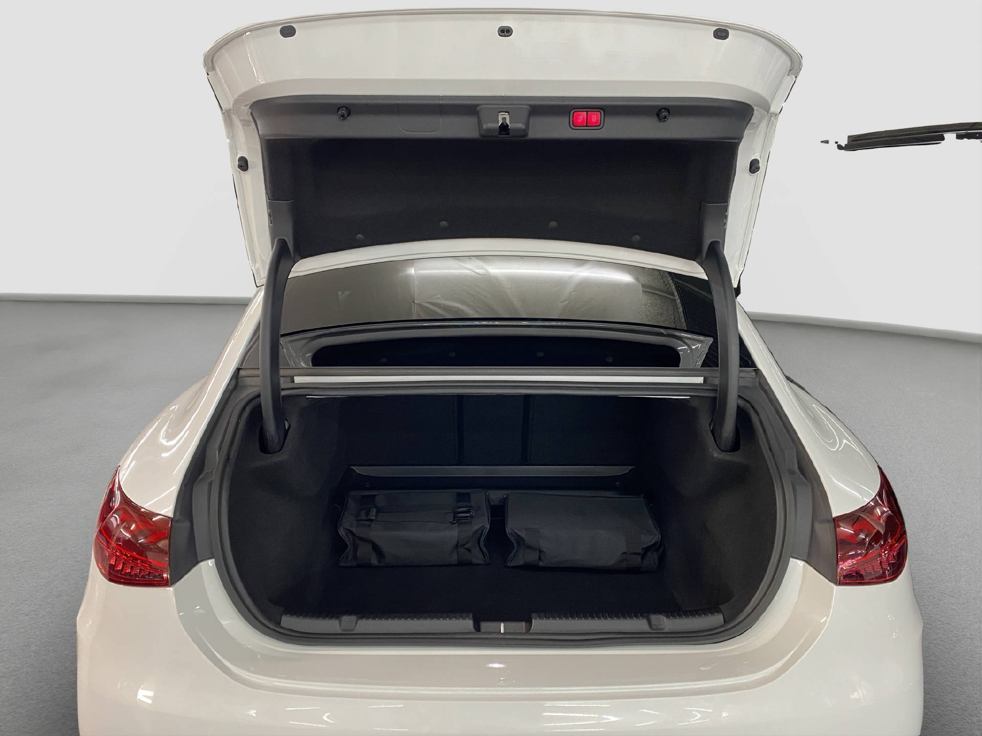 MERCEDES-BENZ EQE 43 AMG 4MATIC-image-15