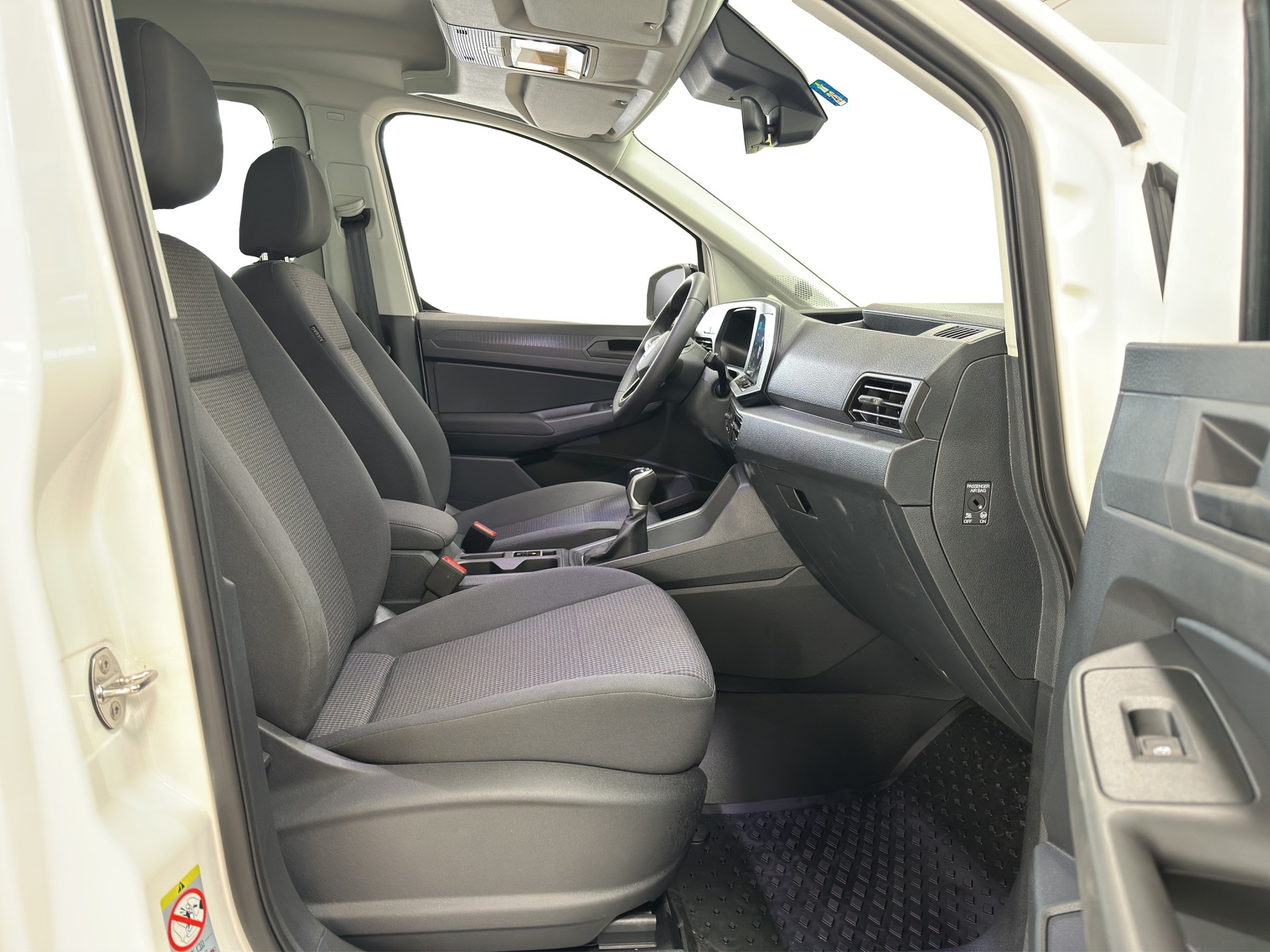 VW Caddy Maxi 2.0 TDI 4Motion-image-7