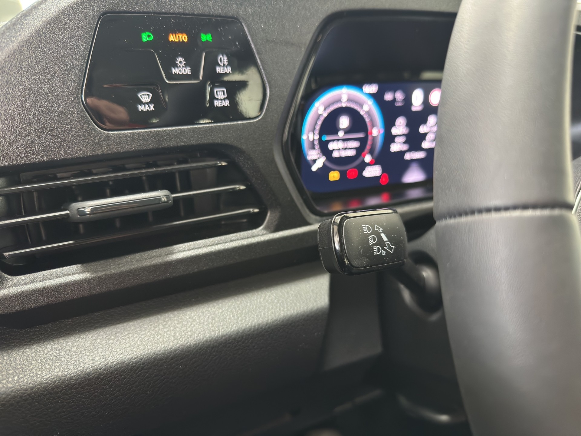 VW Caddy Maxi 2.0 TDI 4Motion-image-27