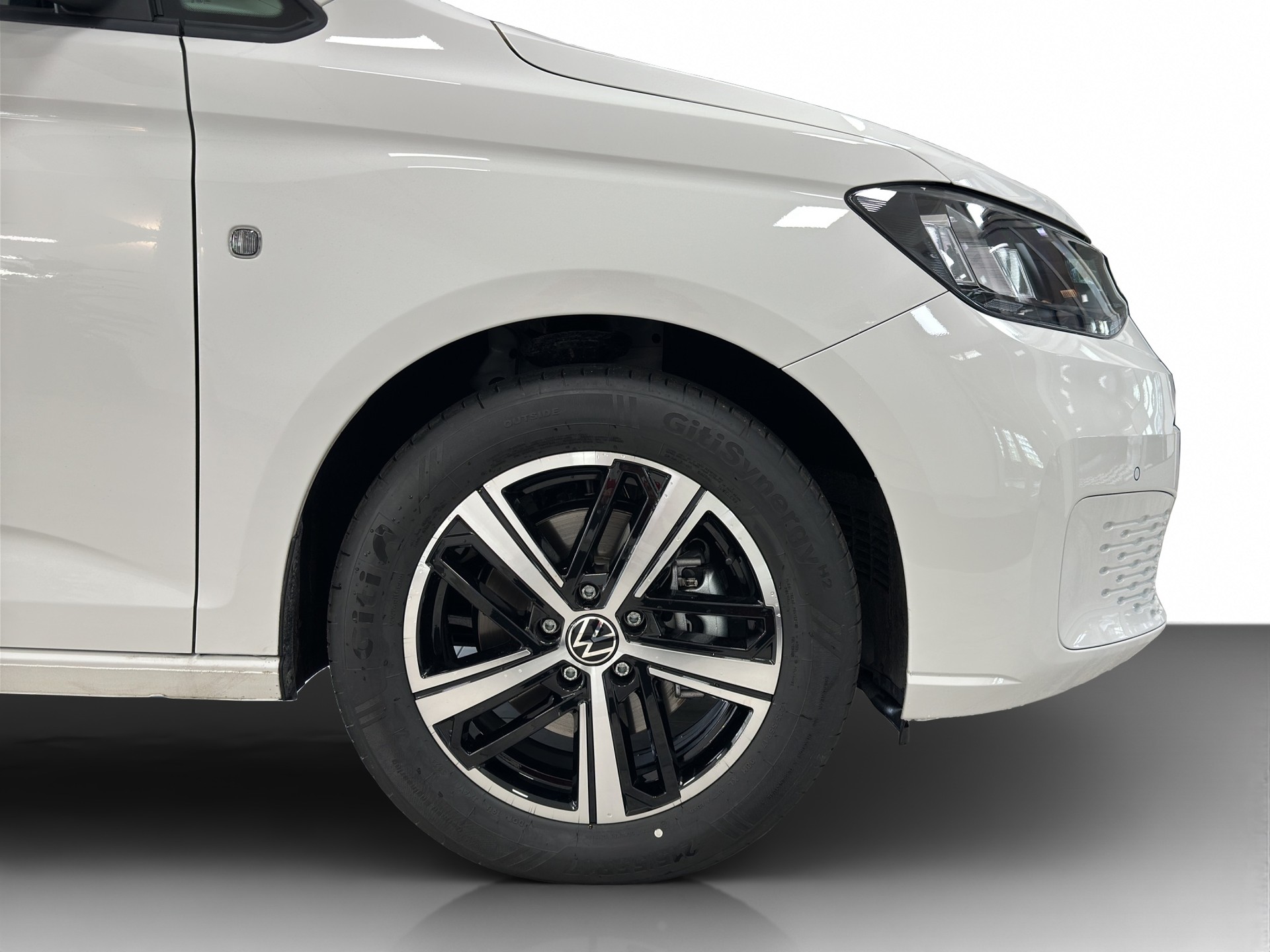 VW Caddy Maxi 2.0 TDI 4Motion-image-5